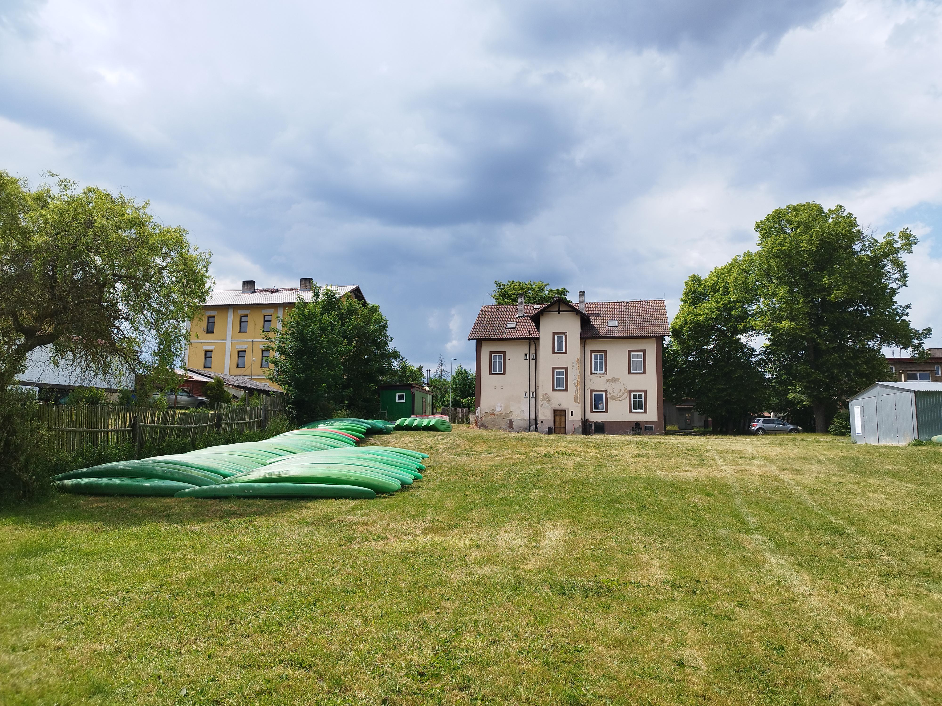 Půjčovna lodí Leština