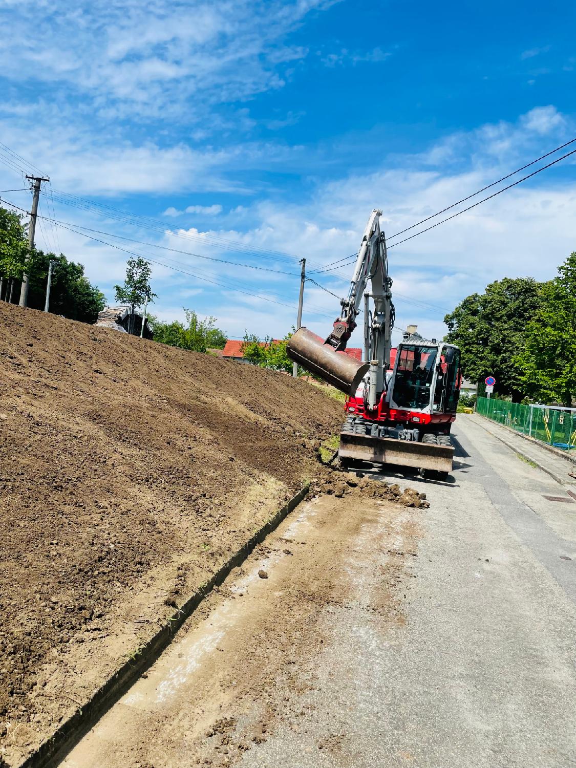 Autodoprava -zemní práce Pavel Kužílek foto 2