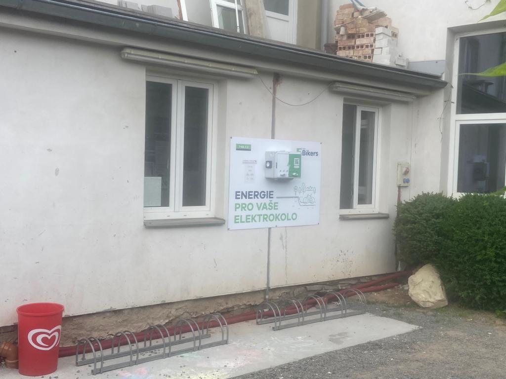 Nabíjecí stanice Restaurace Veselka Litomyšl foto 4