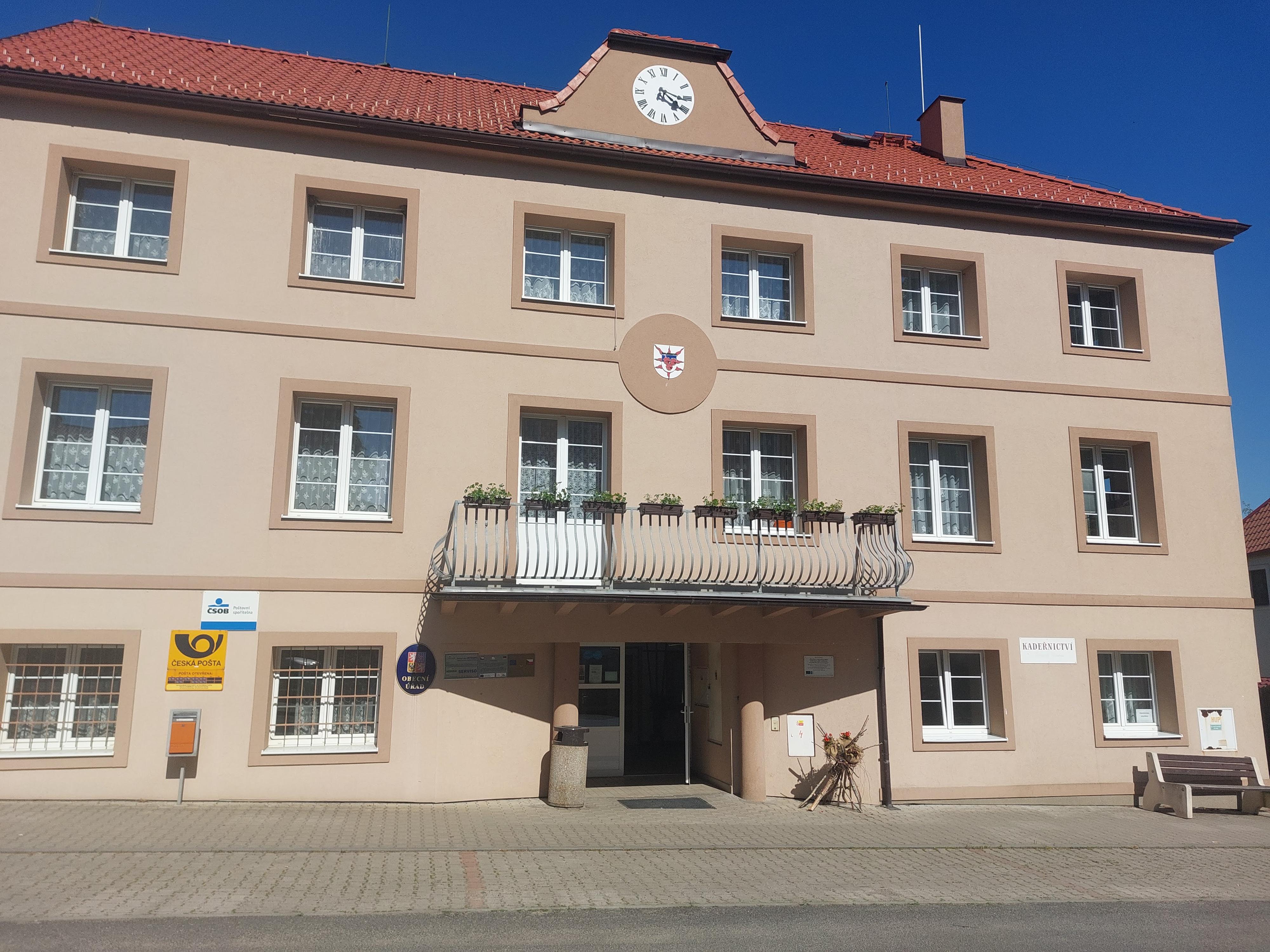 Třebívlice - obecní úřad foto 2