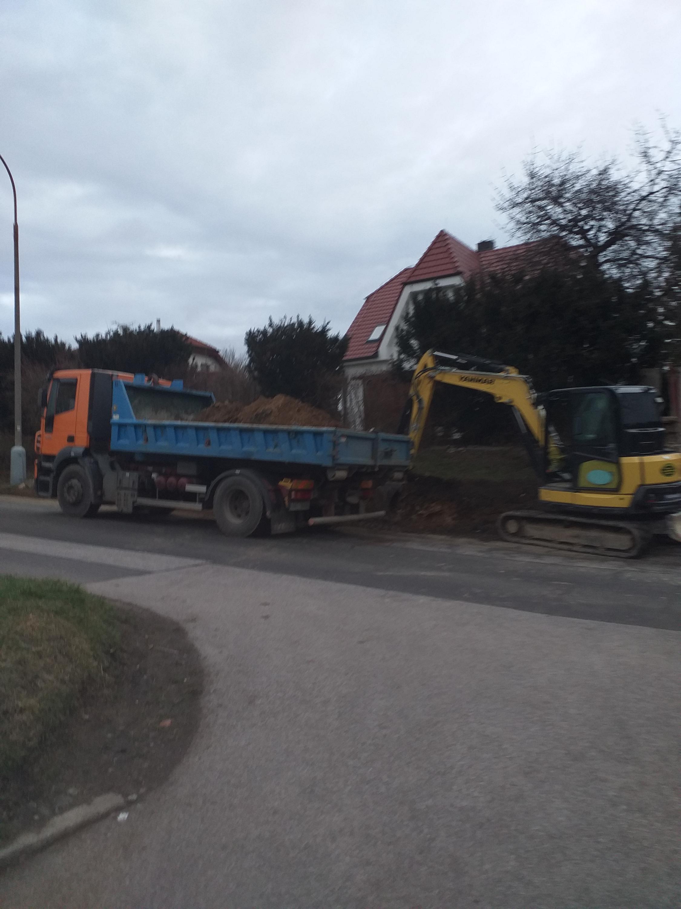 Zemní práce - Autodoprava  - Jan Ferenčík foto 4