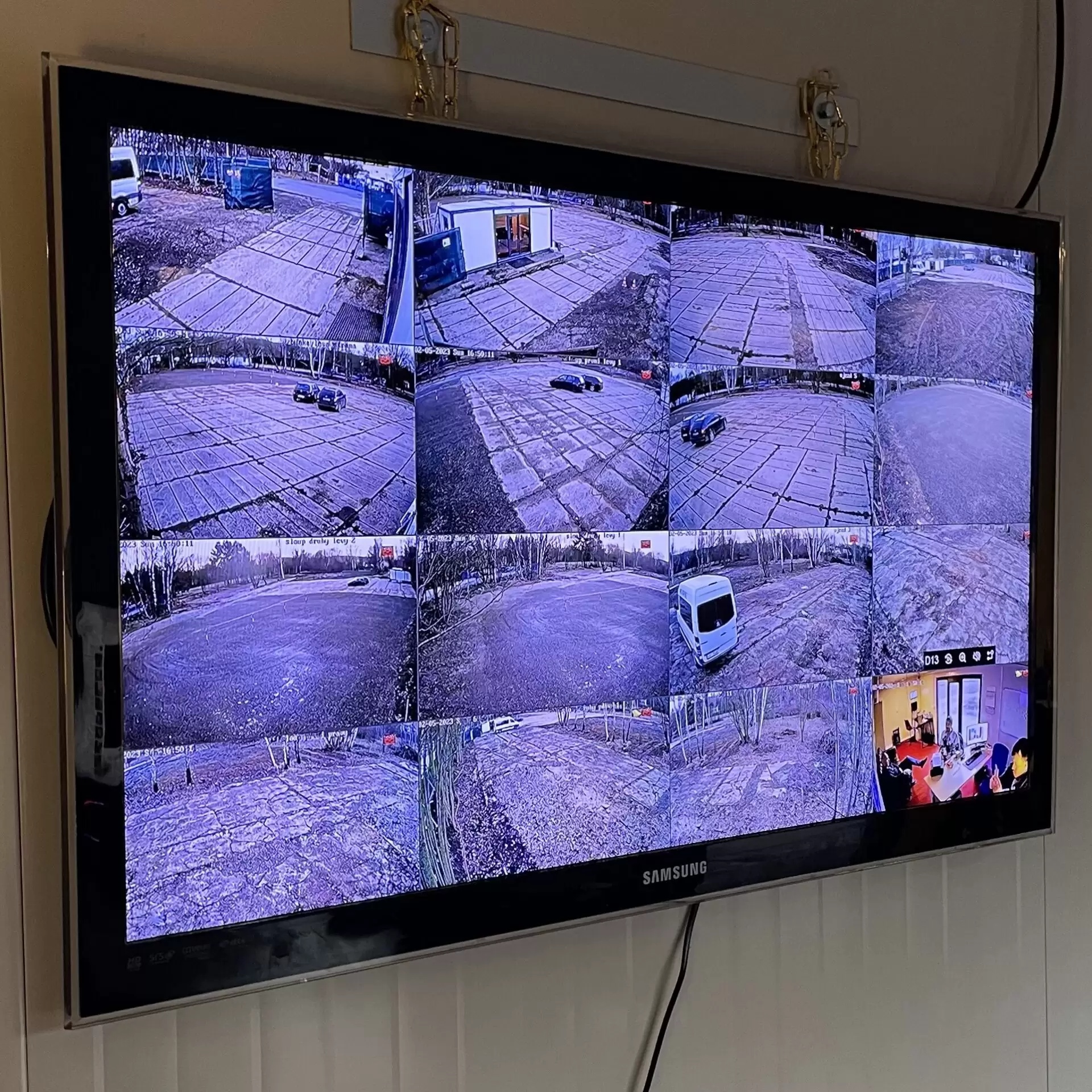 PRG Parking - Parkoviště u letiště Praha foto 2