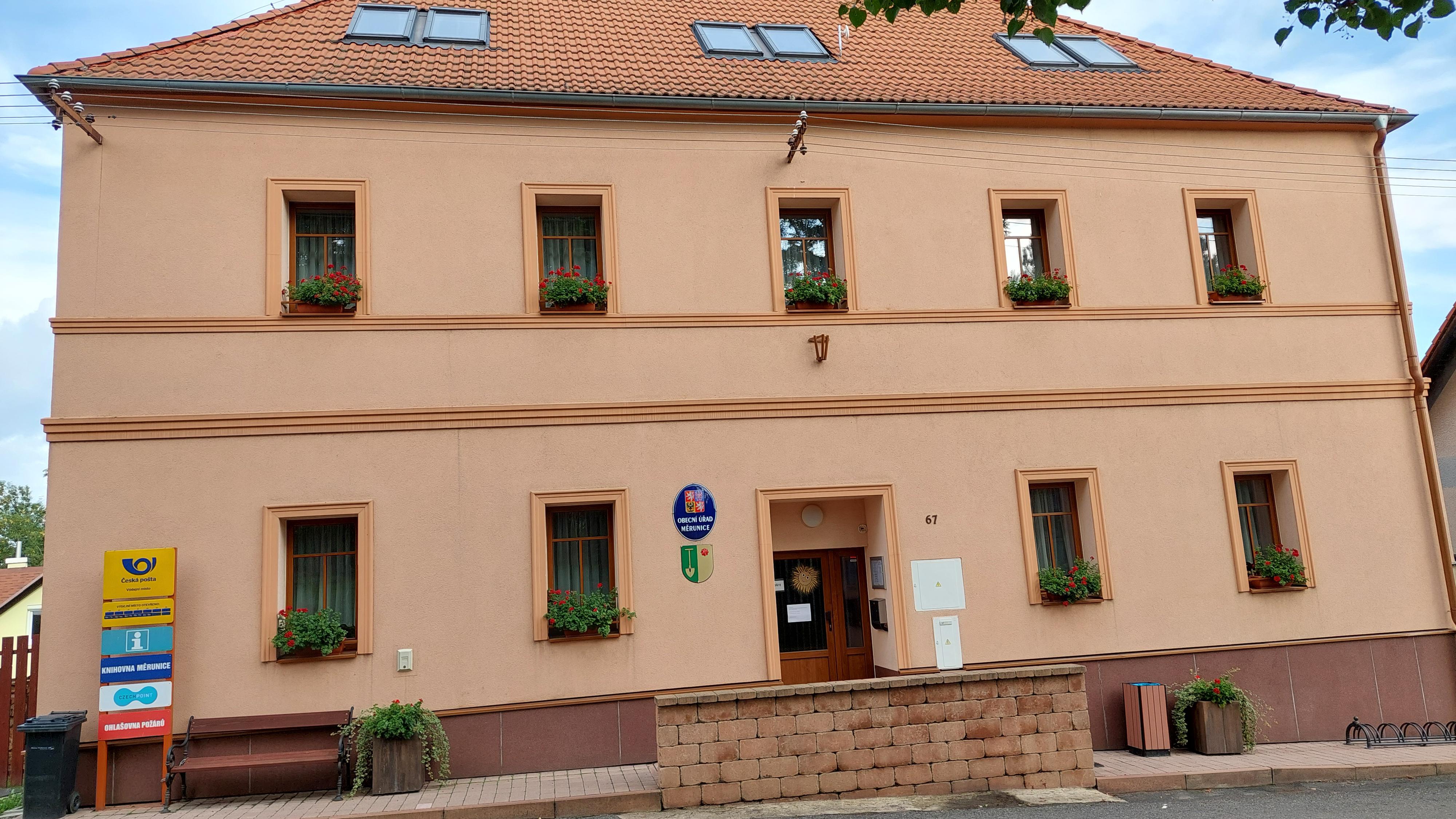 Měrunice - obecní úřad foto 4