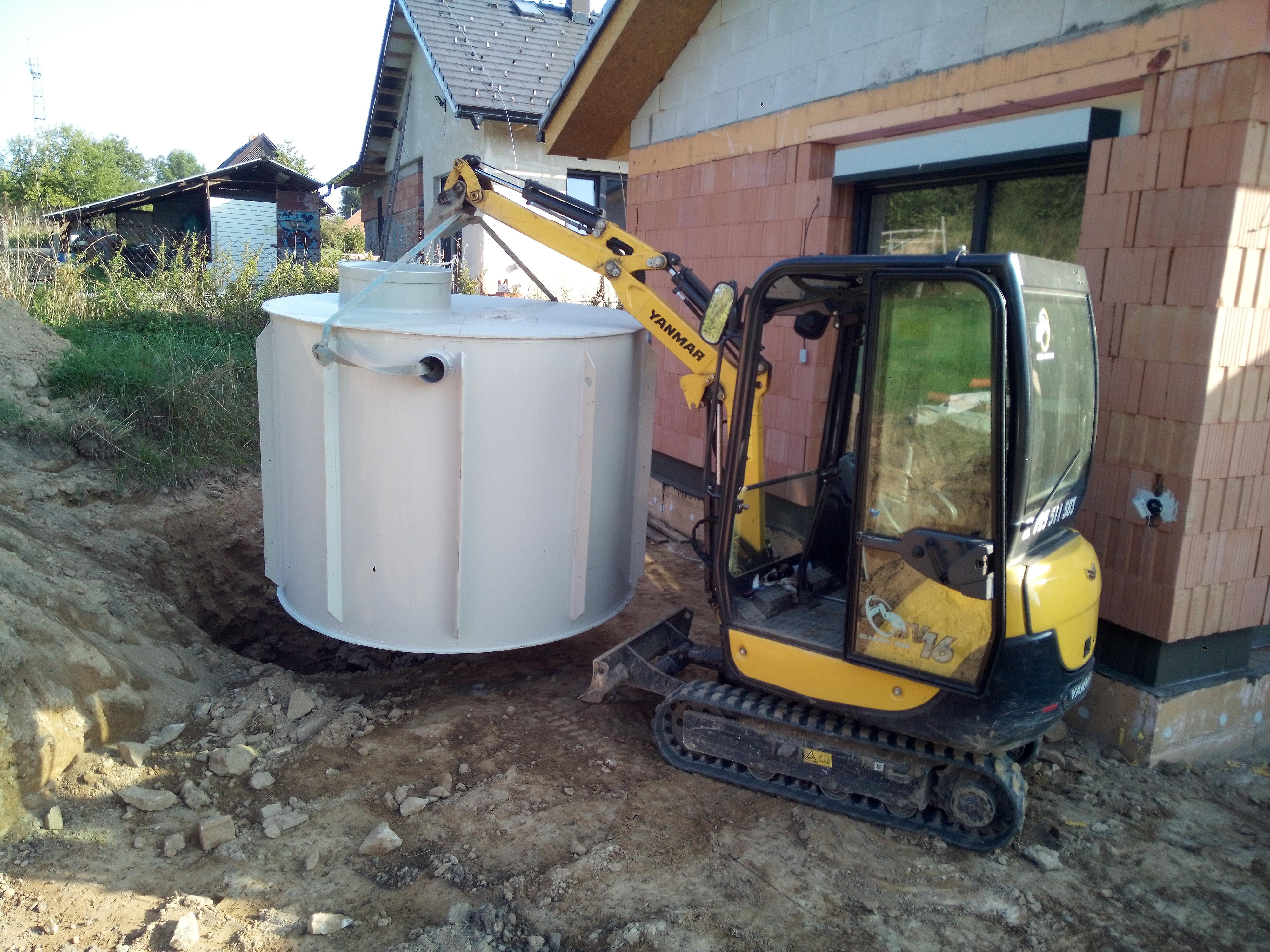 Retenční nádrž na vodu - Instalace na klíč