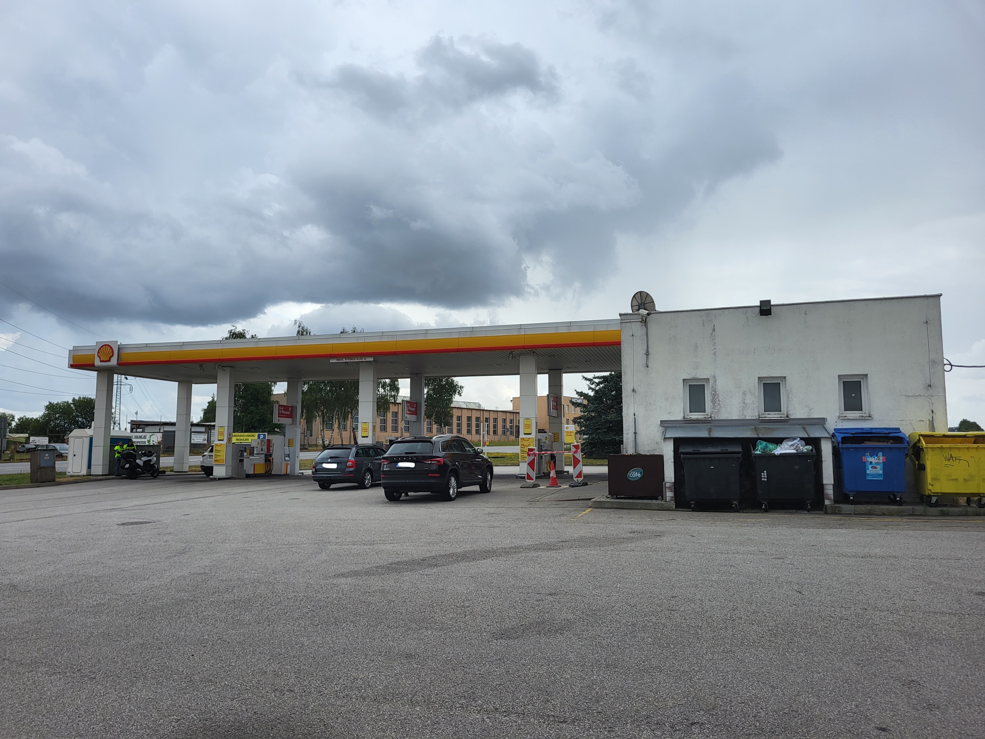 Občerstvení na čerpací stanici Shell