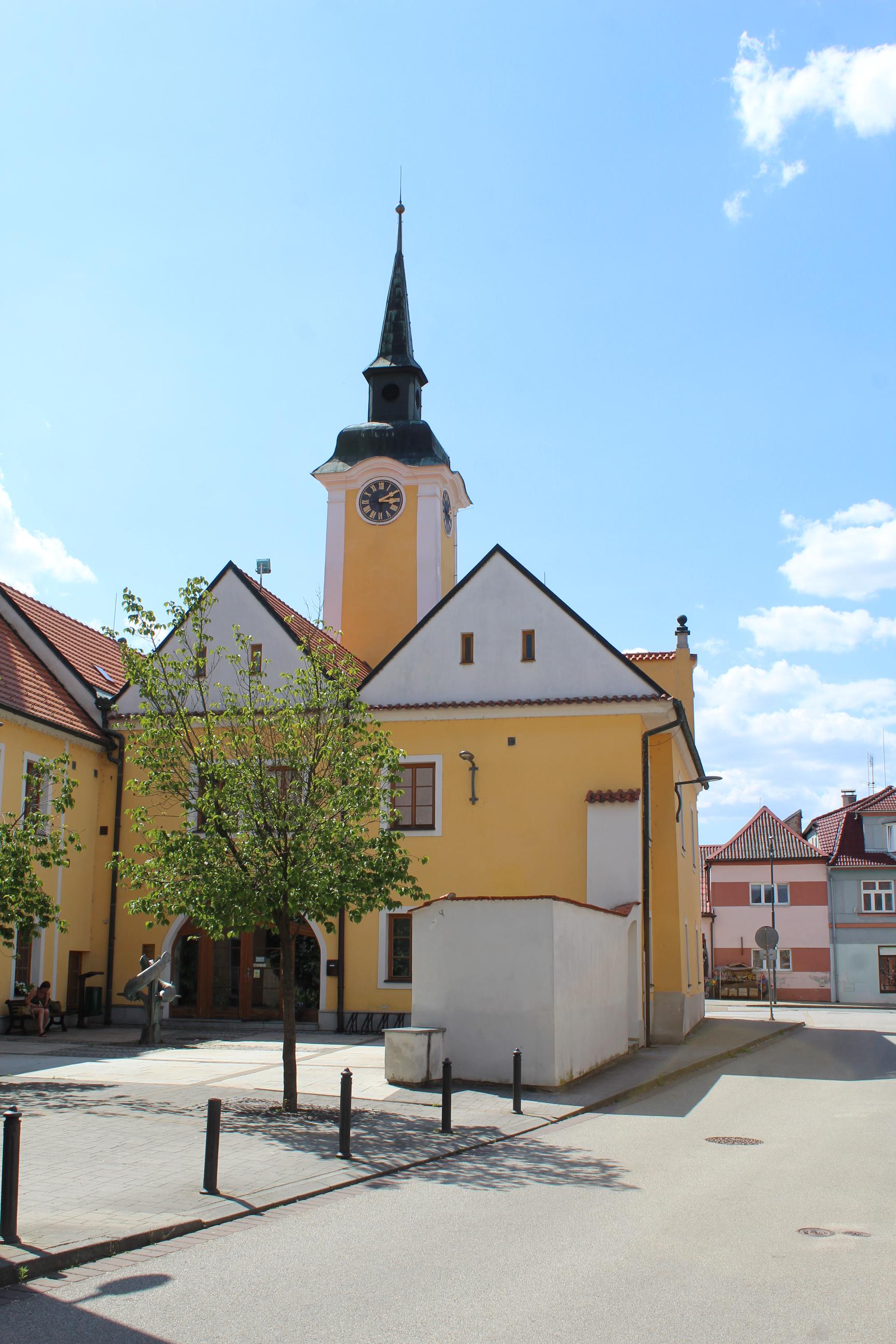 Městská knihovna Lomnice nad Lužnicí foto 4