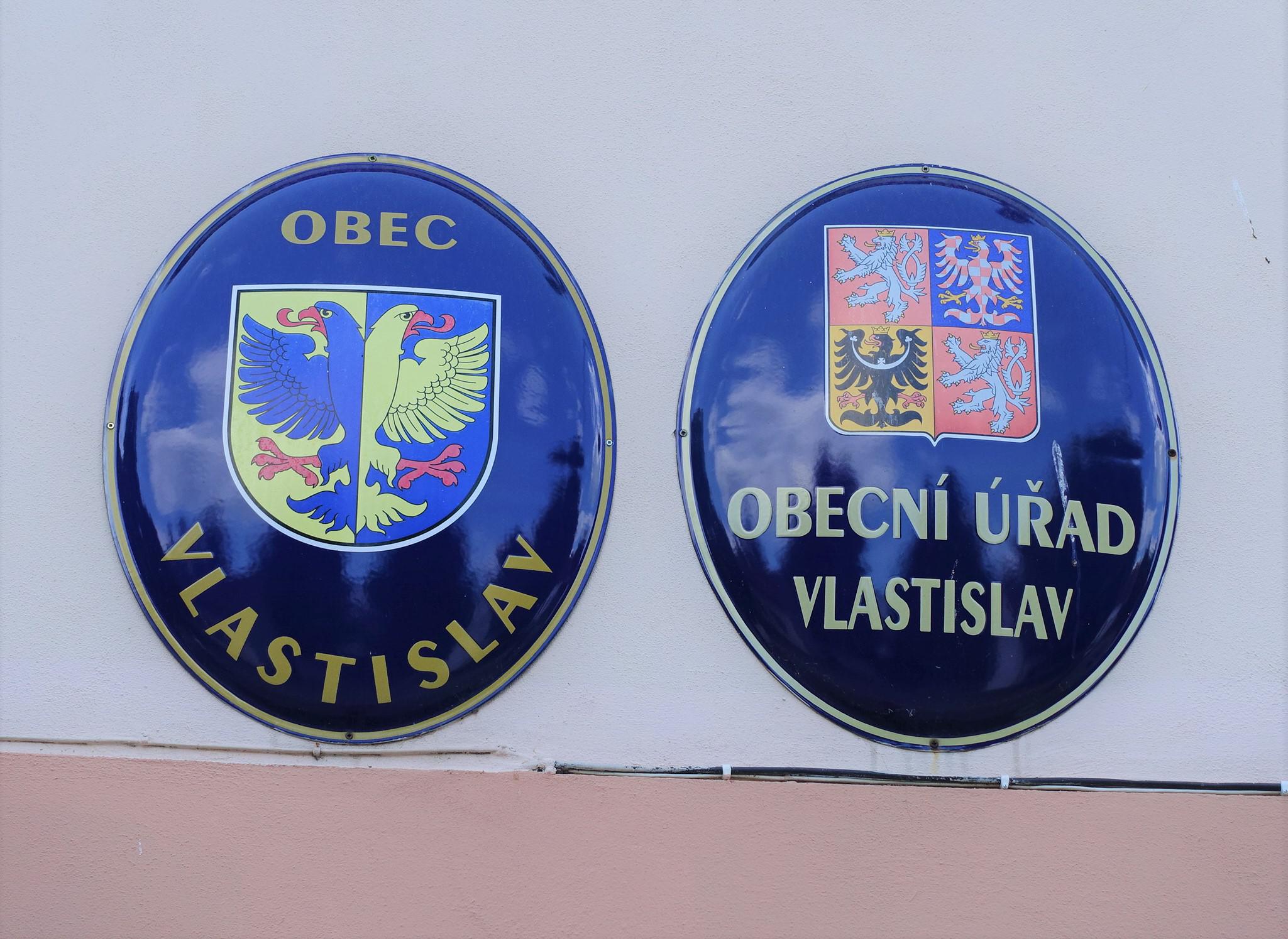 Vlastislav - obecní úřad foto 3