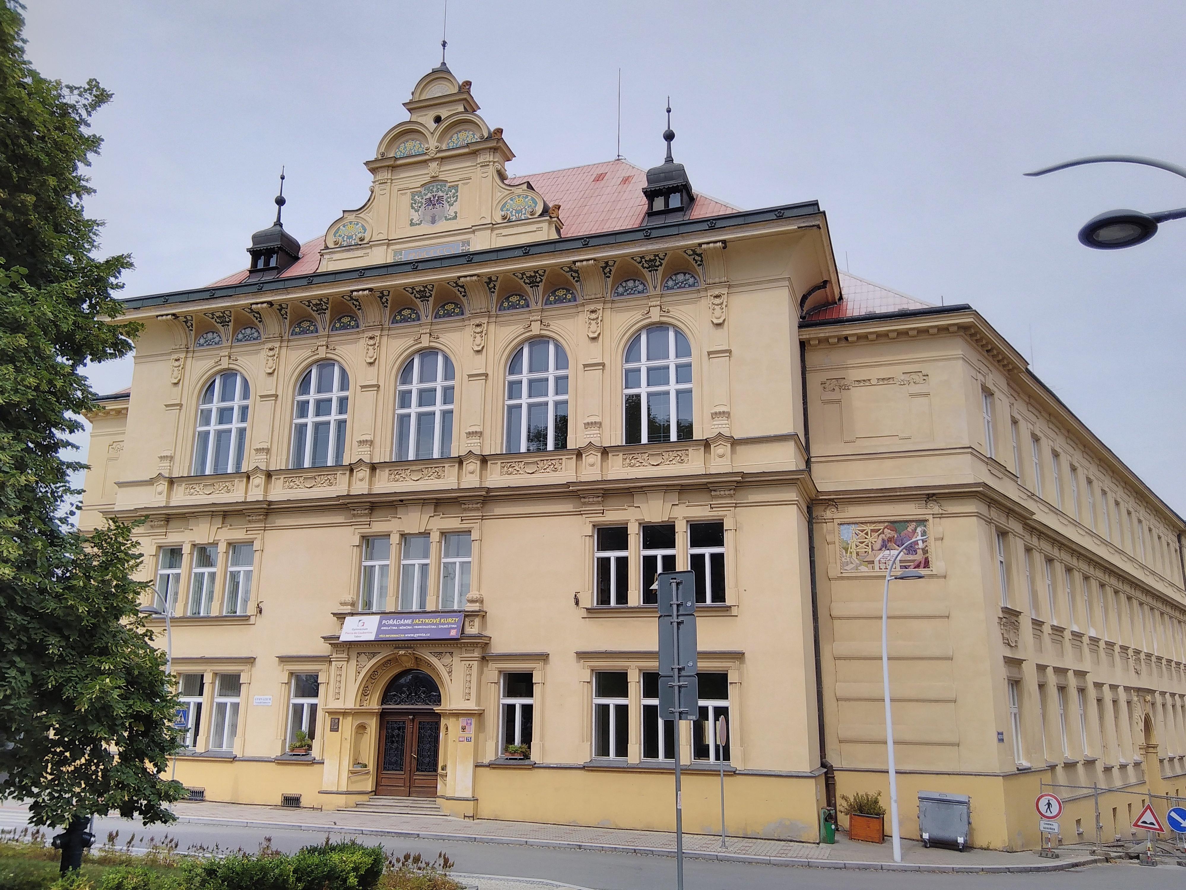 Gymnázium Pierra de Coubertina, Tábor, Náměstí Františka Křižíka 860 foto 4