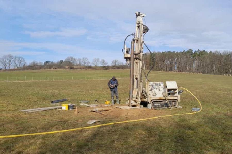 Prohlubování kopaných studní