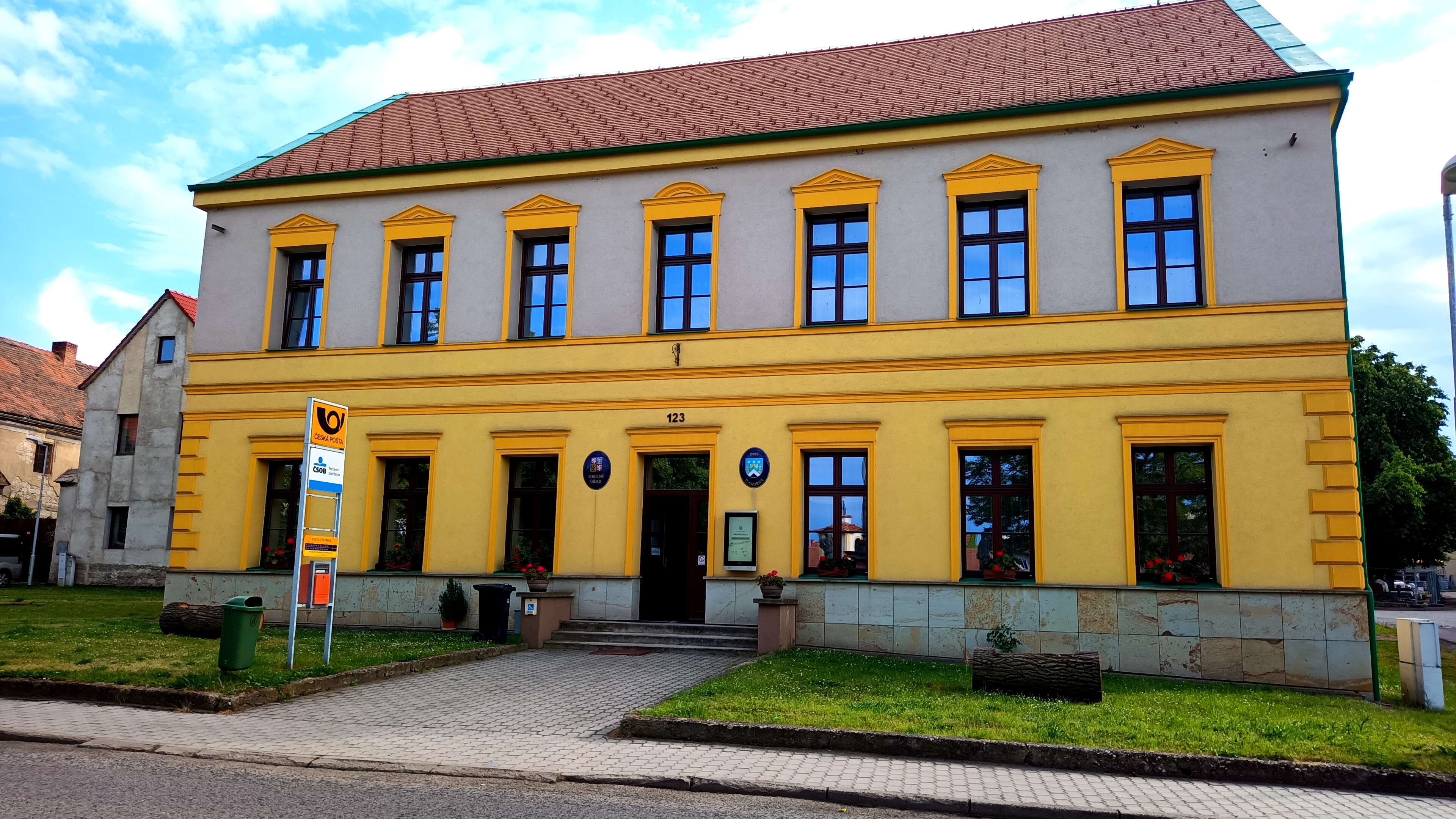 Tuchořice - obecní úřad foto 5