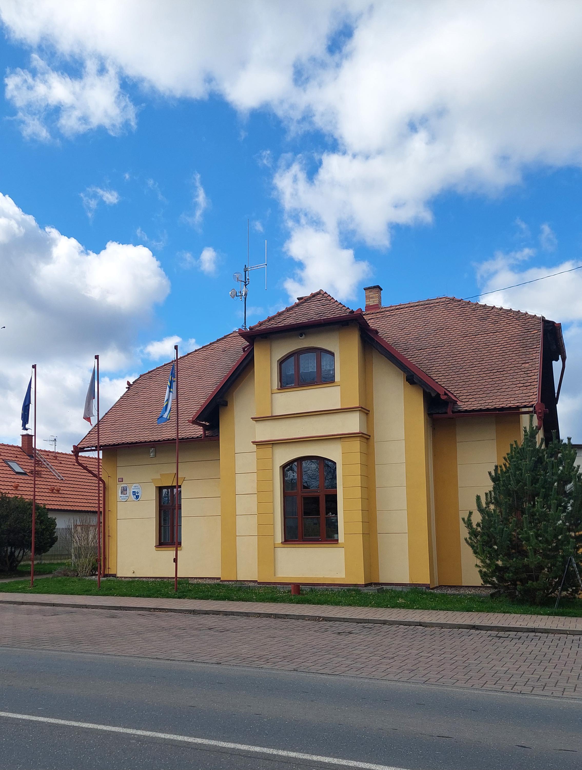 Měšice - obecní úřad foto 4