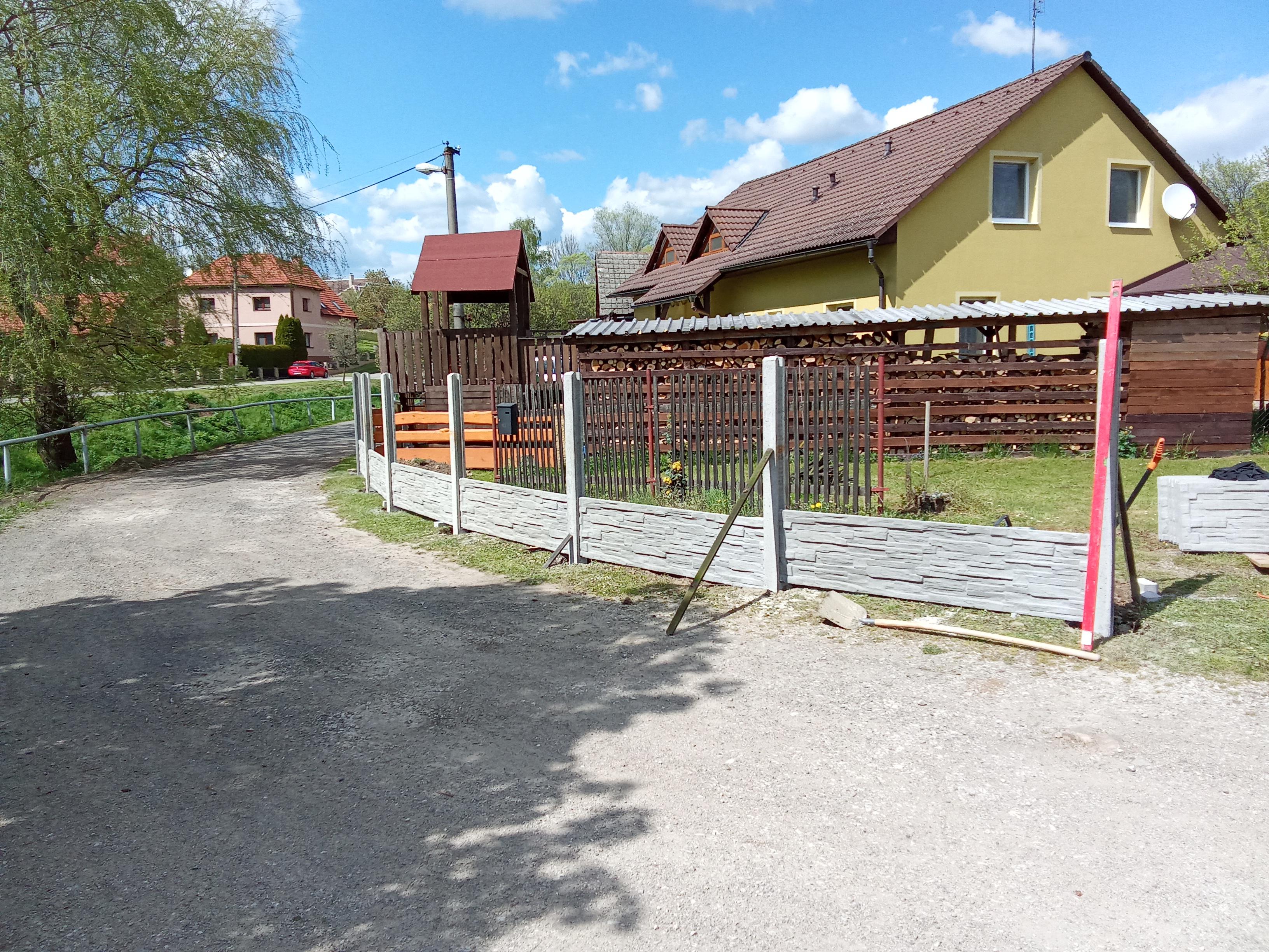 PLOTZLIN - Montáž betonových plotů foto 6