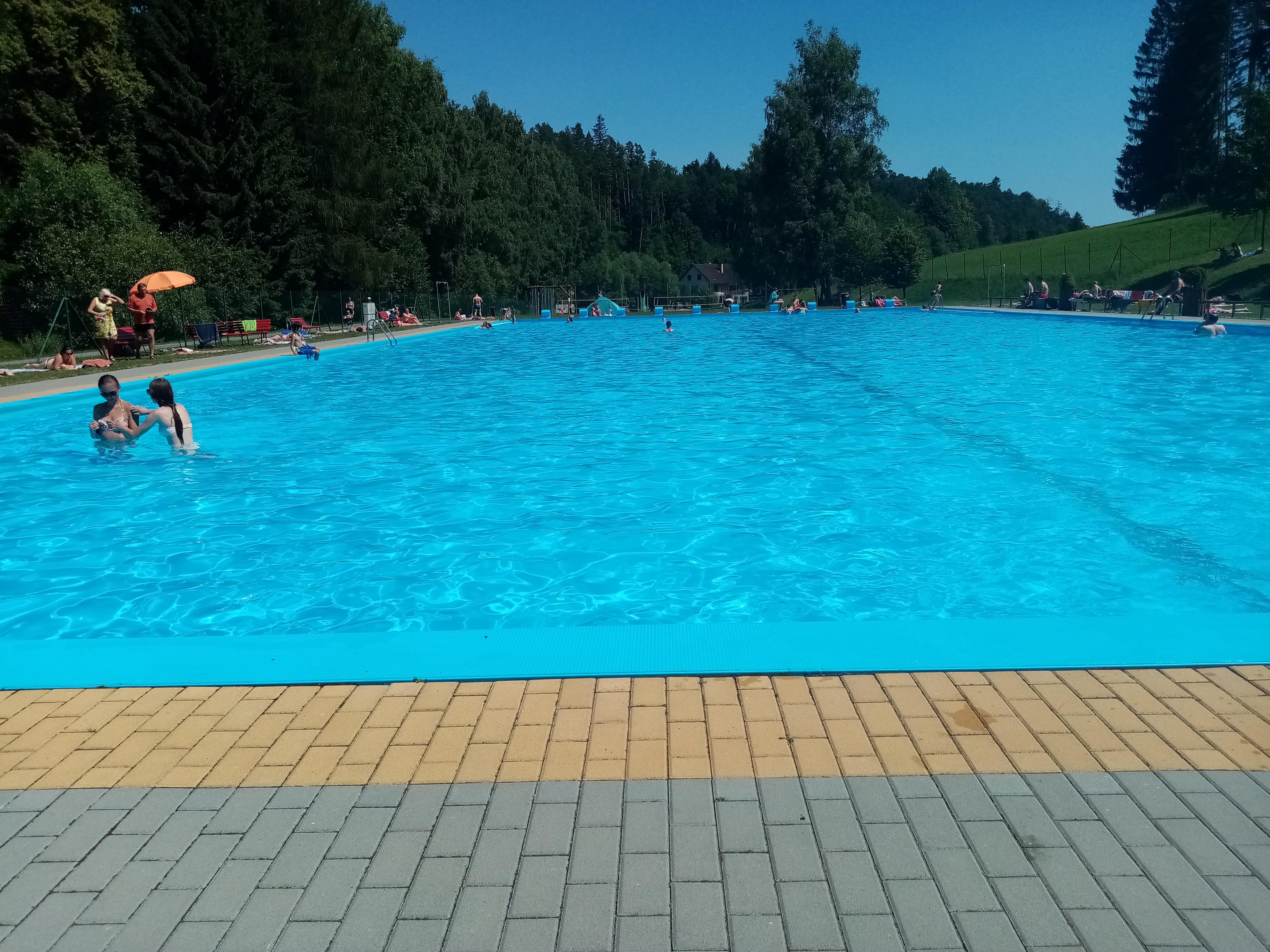 Sportovní areál koupaliště Sebranice foto 6