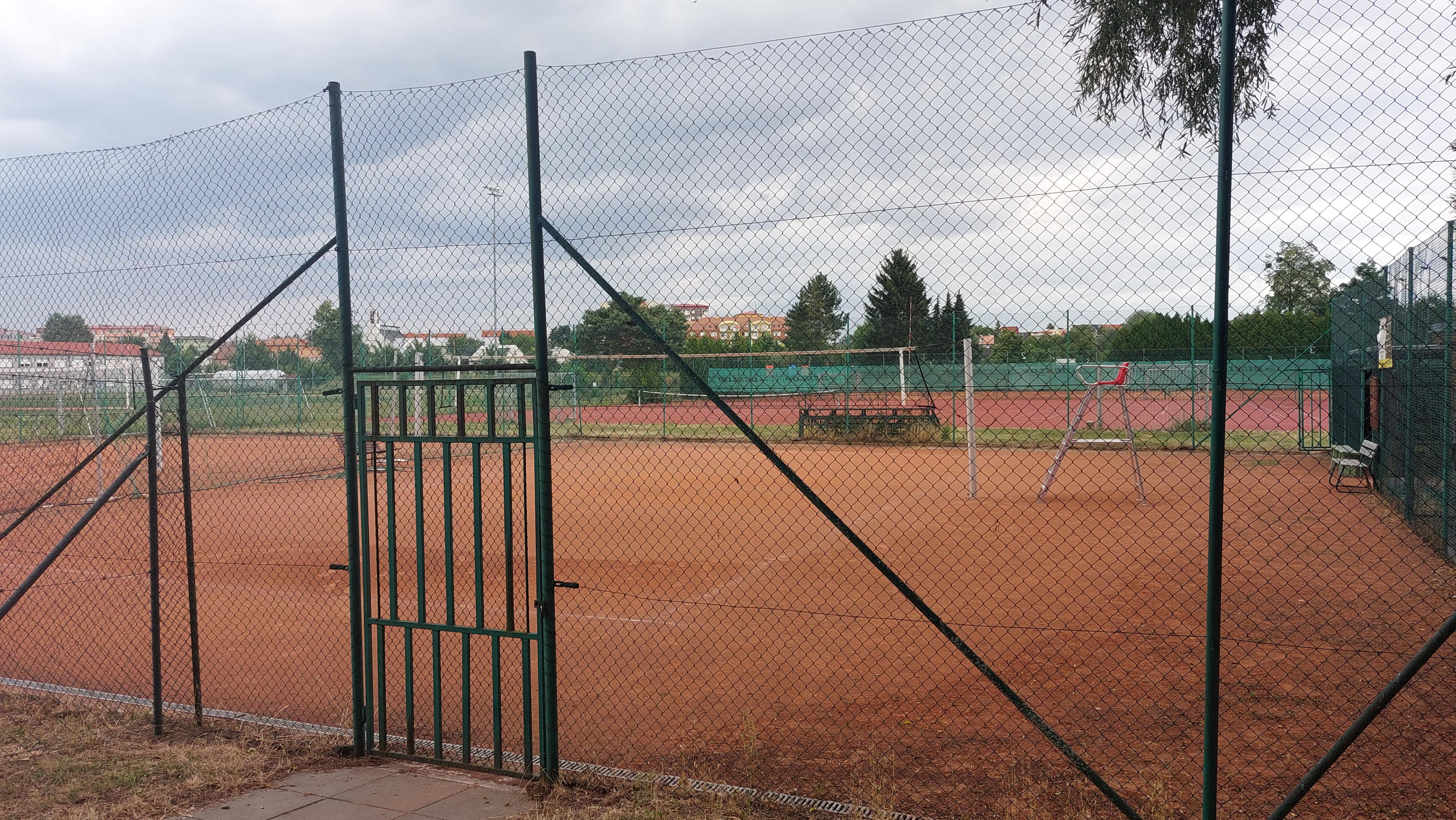 Tenisové kurty TK Trávníky
