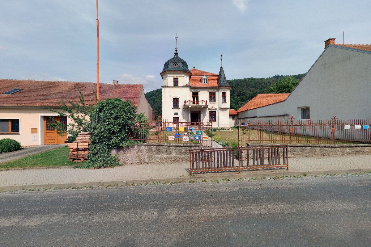 Knihovna městyse Doubravník