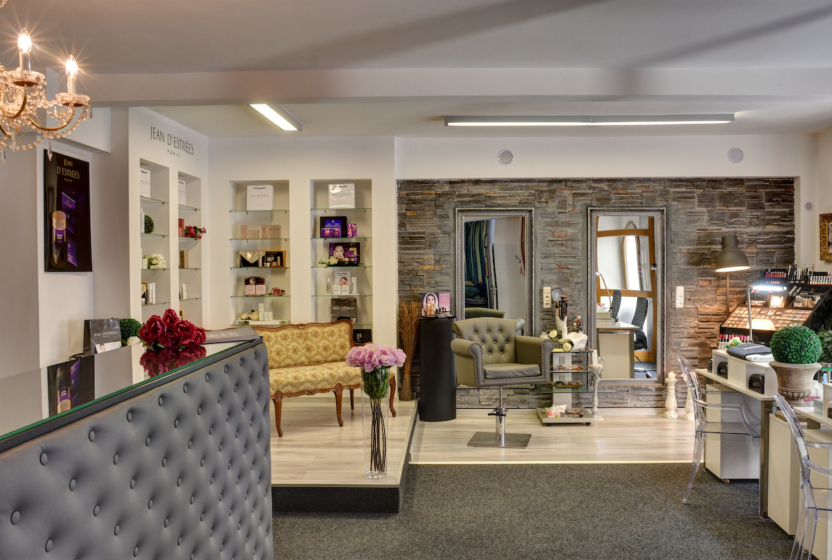 BELLEZZA professional cosmetics studio foto 3