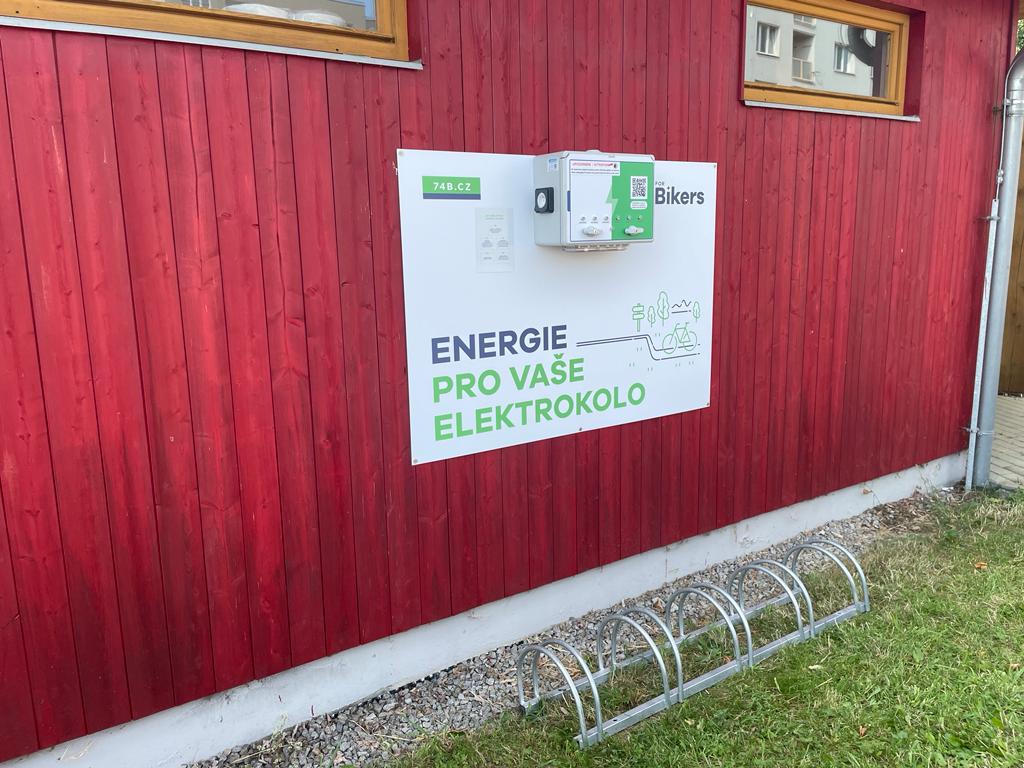 Nabíjecí stanice Věřejné koupaliště Hulák foto 4