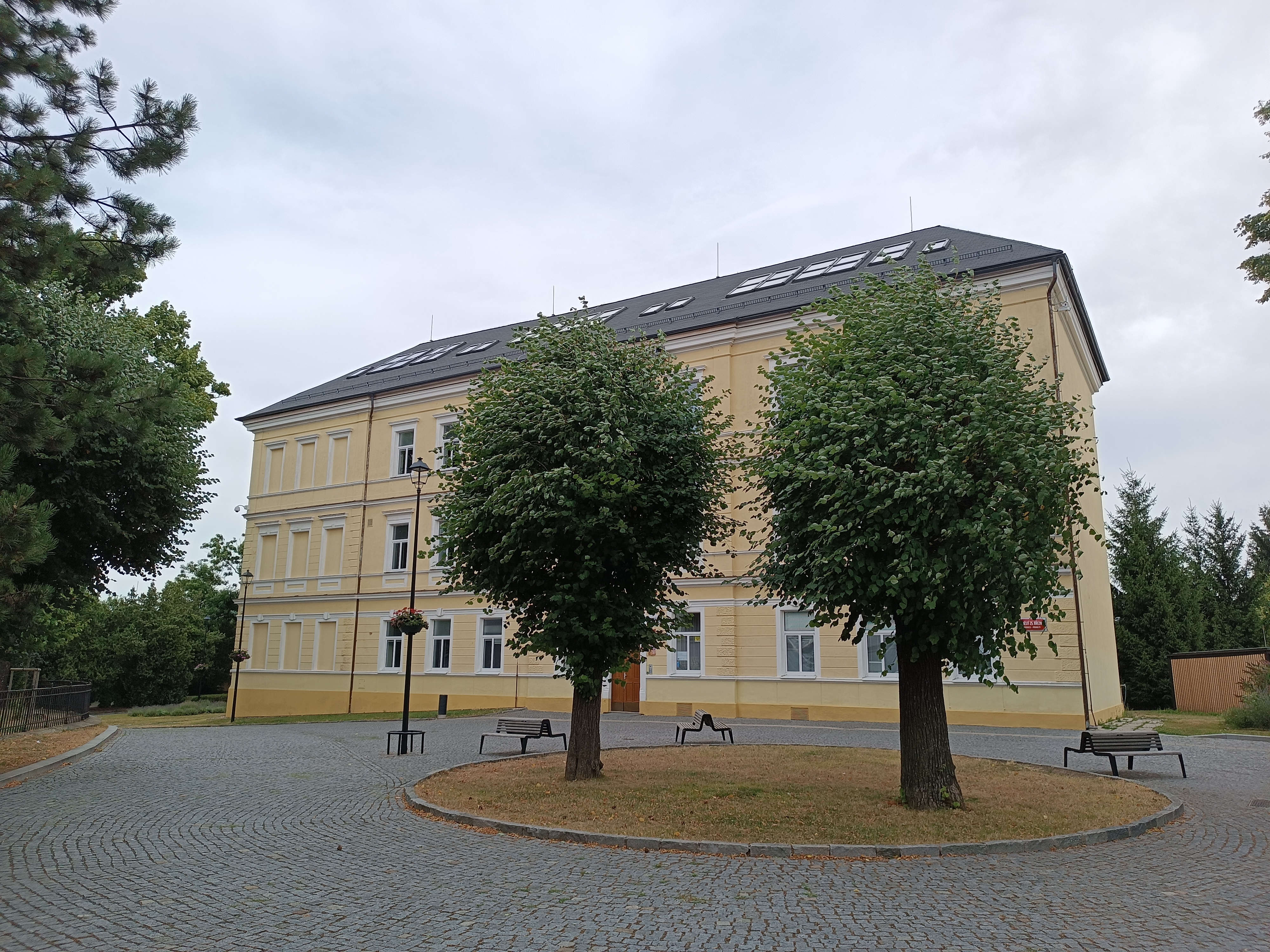 Gymnázium Čakovice, Praha 9, nám. 25.března 100 foto 4
