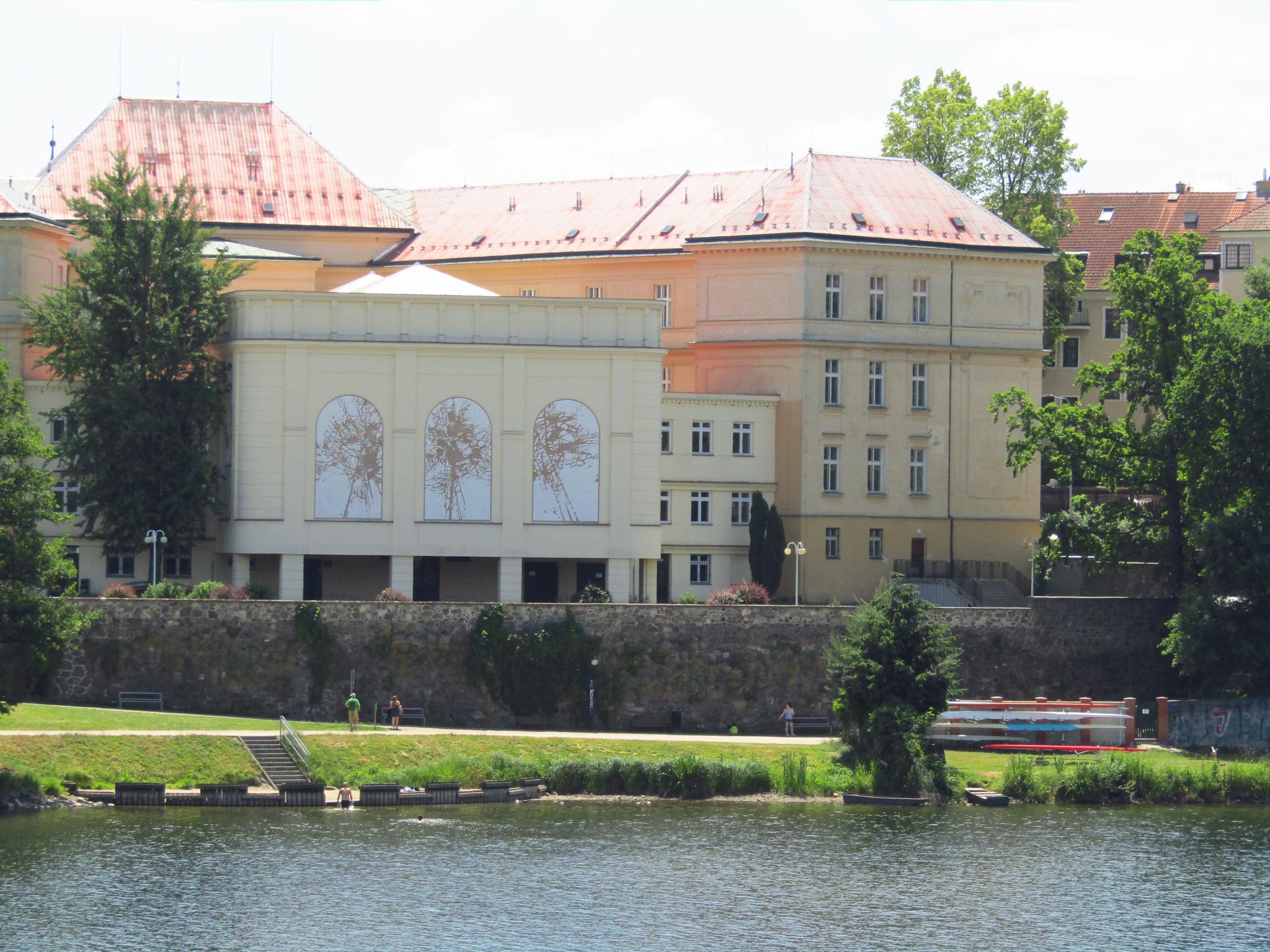 Gymnázium Pierra de Coubertina, Tábor, Náměstí Františka Křižíka 860 foto 6