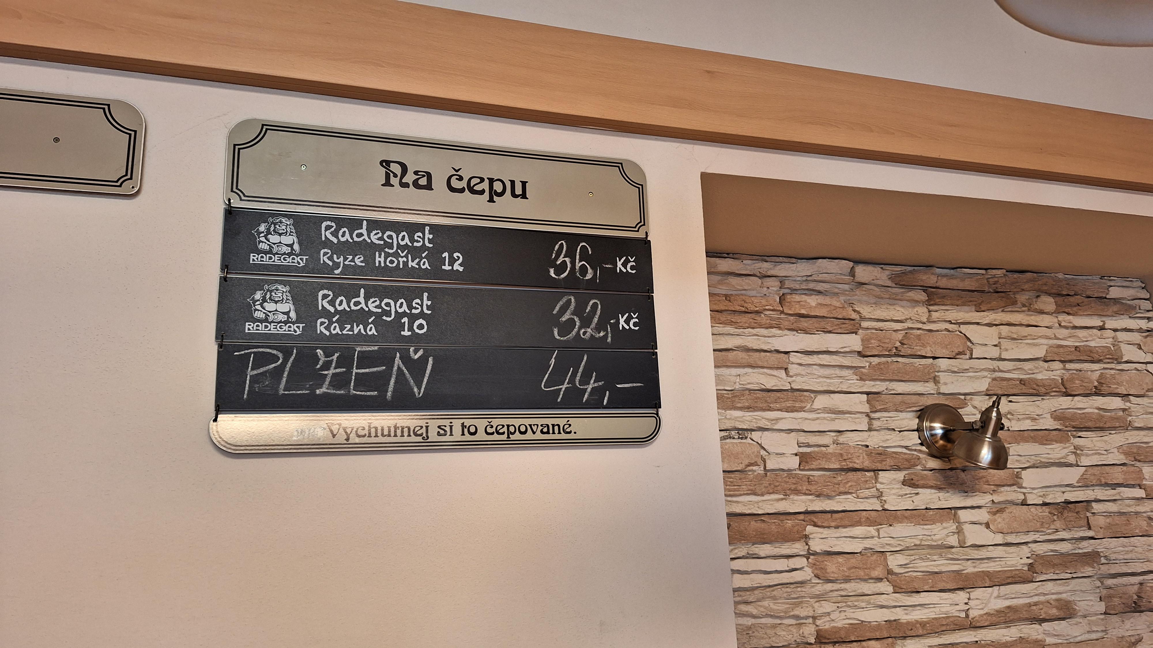 Kulturní dům a obecní restaurace U Kremlů foto 3