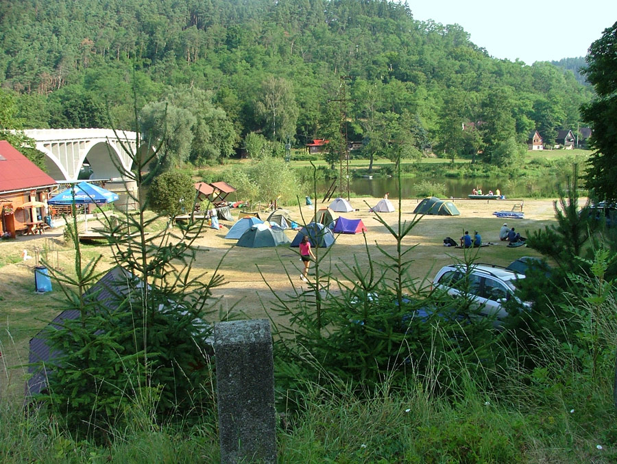 Kemp Pod mostem Zvíkovec foto 6