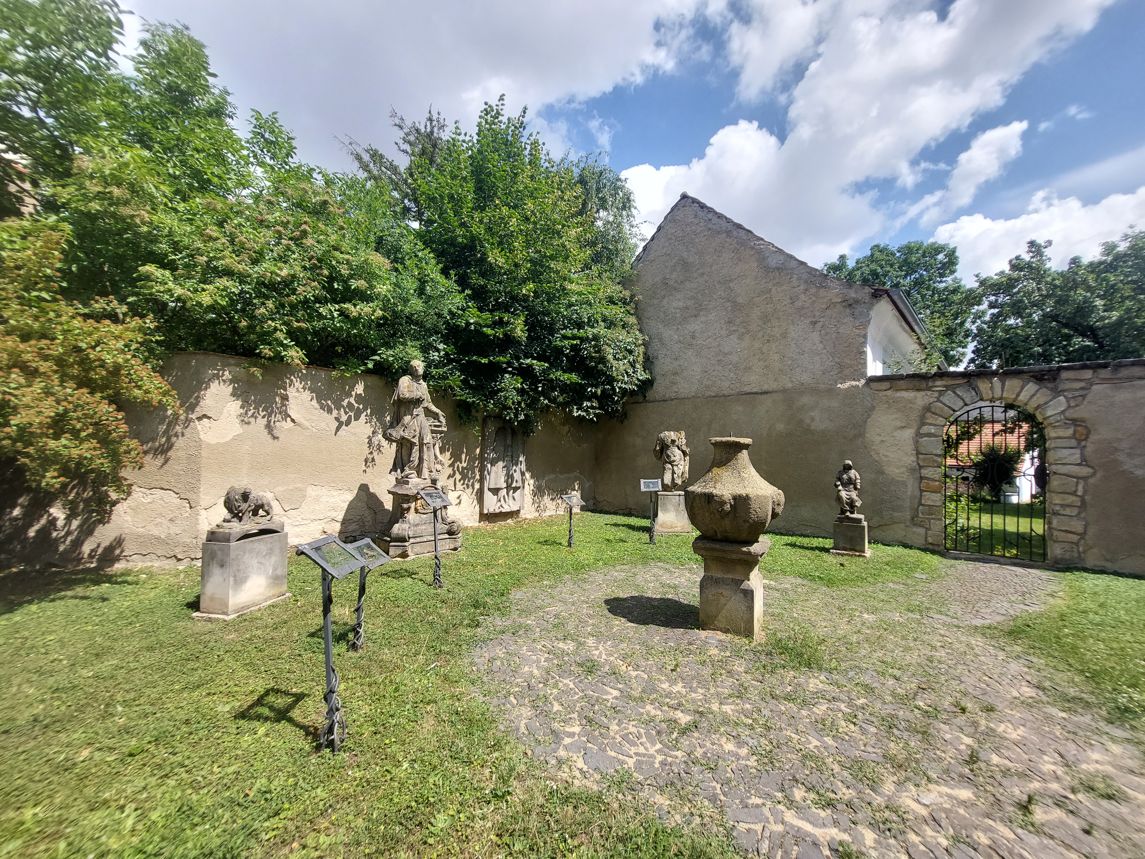 Lapidárium Budyně nad Ohří foto 3