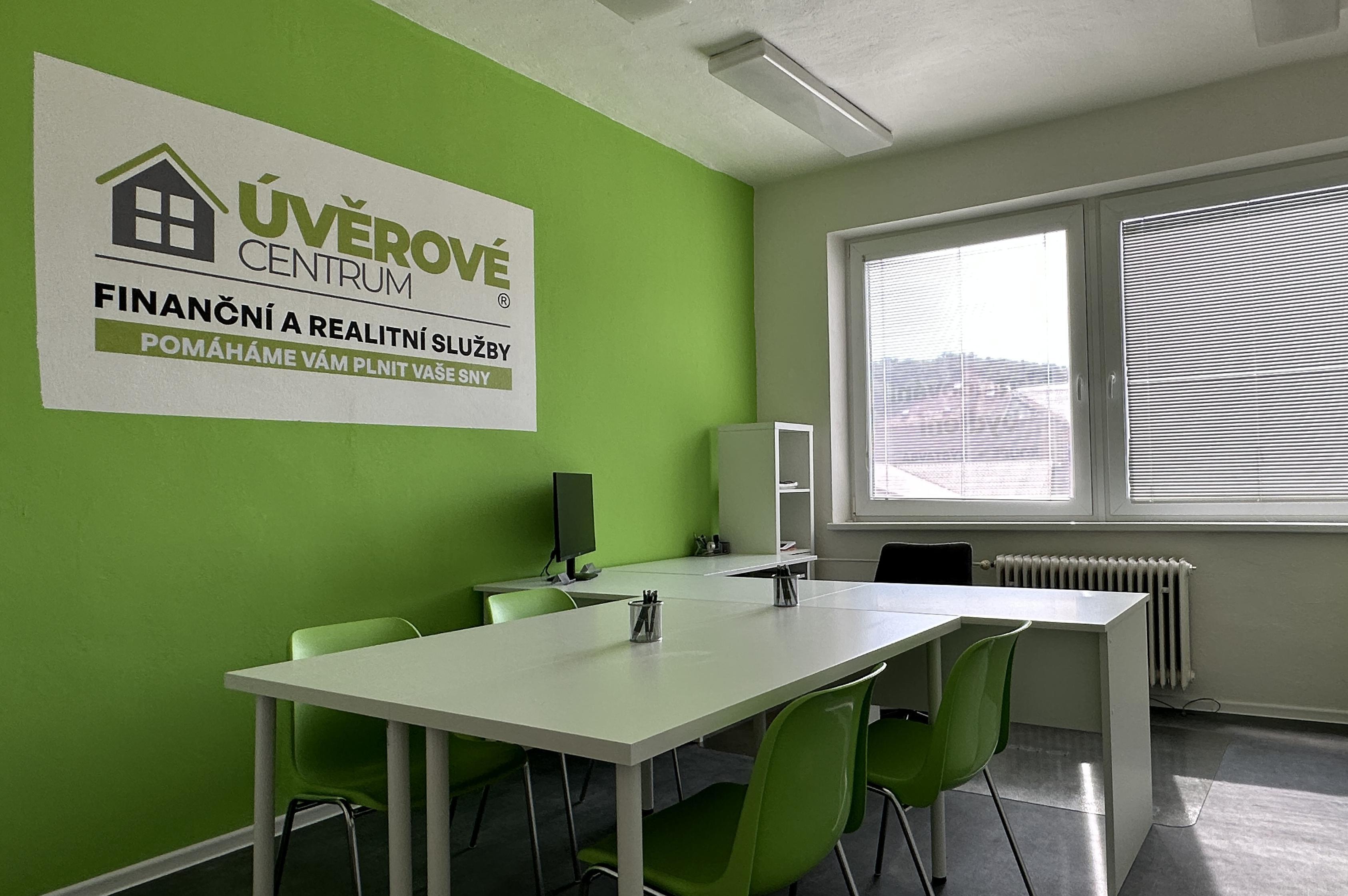 Igor Kahánek, Úvěrové Centrum