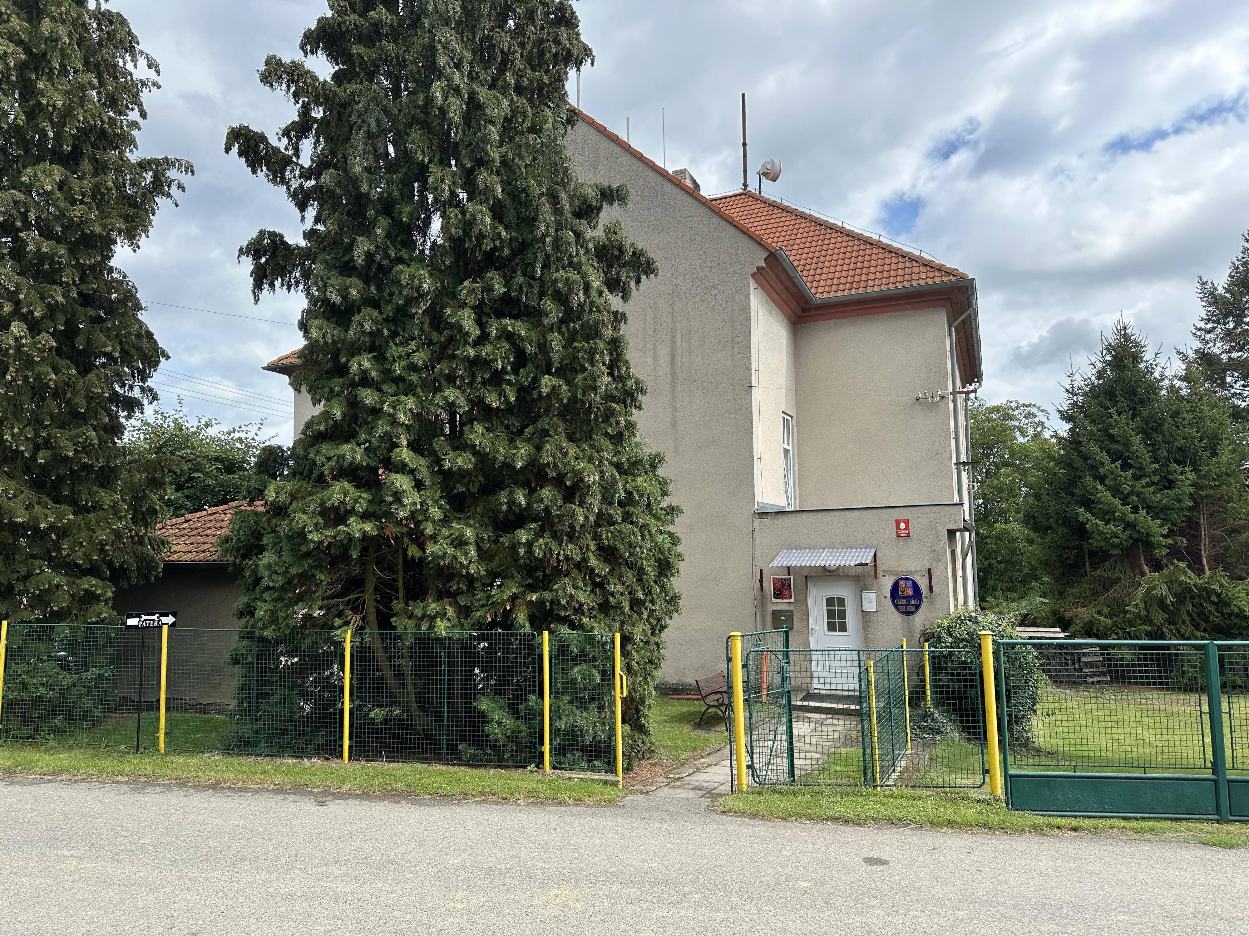 Velká Buková - obecní úřad foto 1