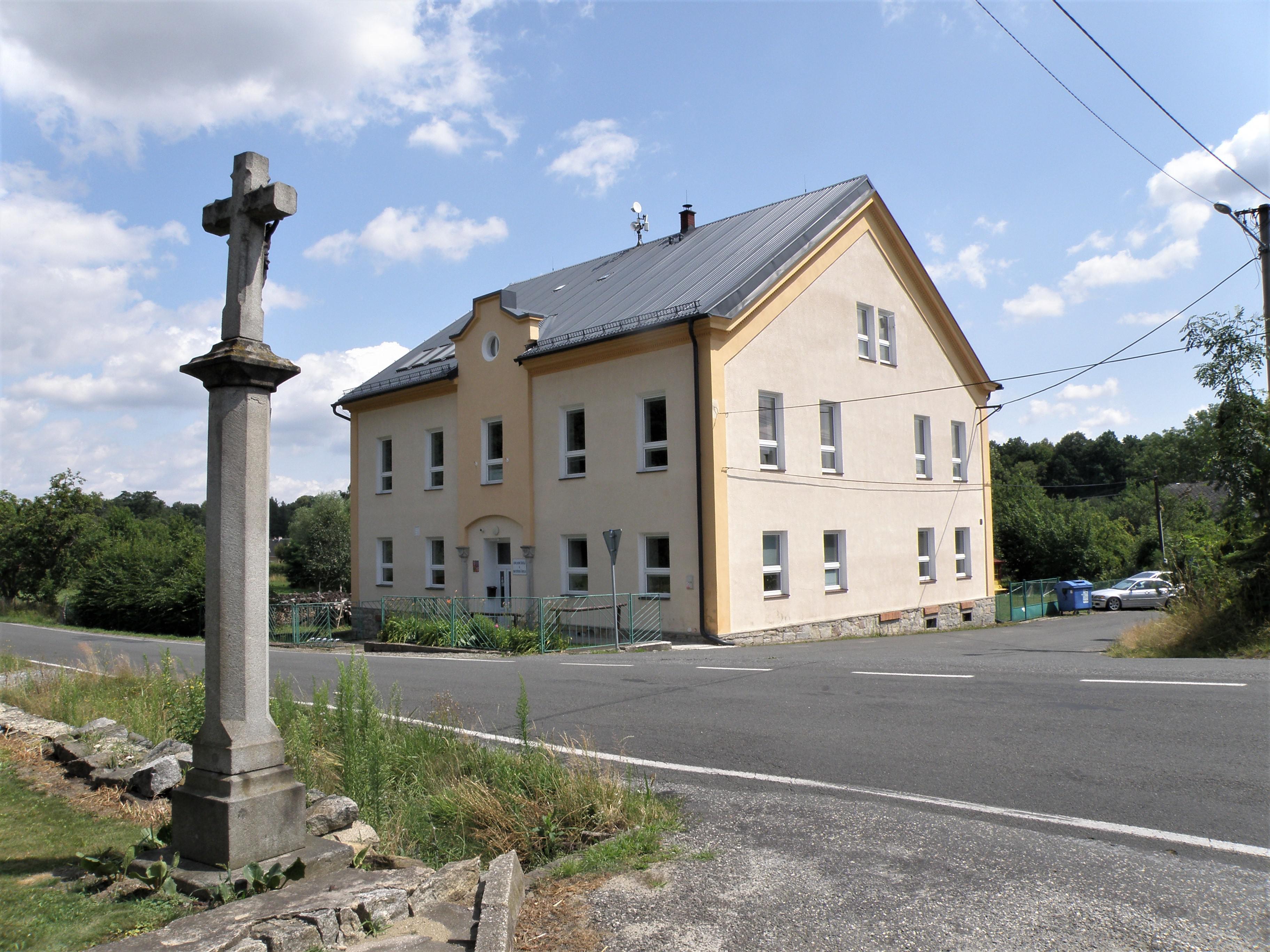 ZŠ a MŠ Kobylá nad Vidnavkou foto 1