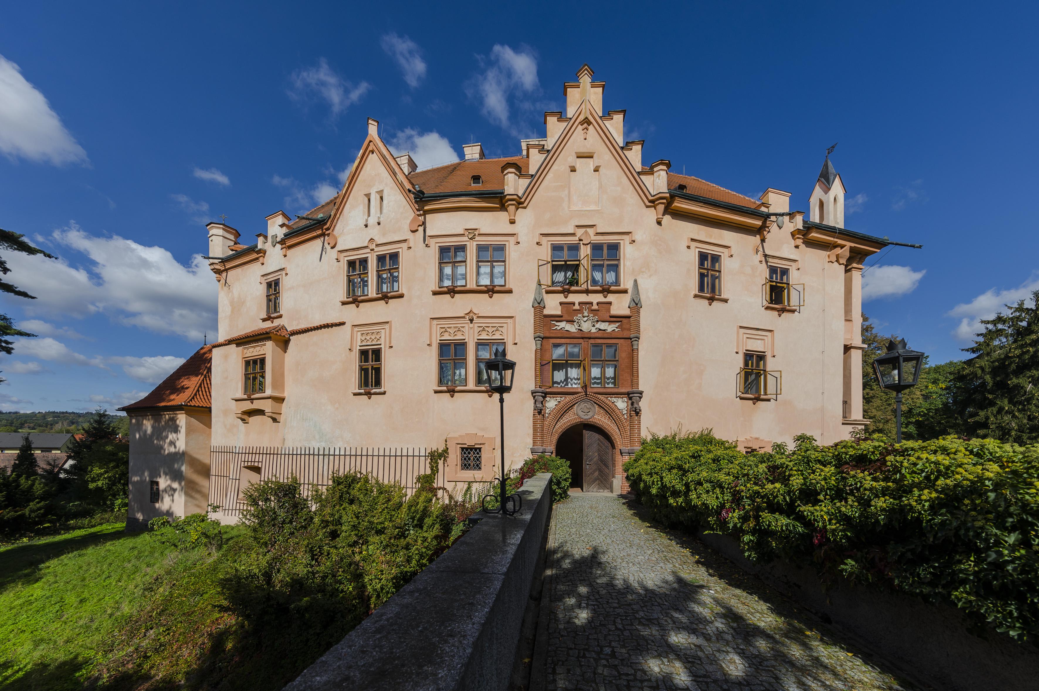 Zámek Vrchotovy Janovice foto 2