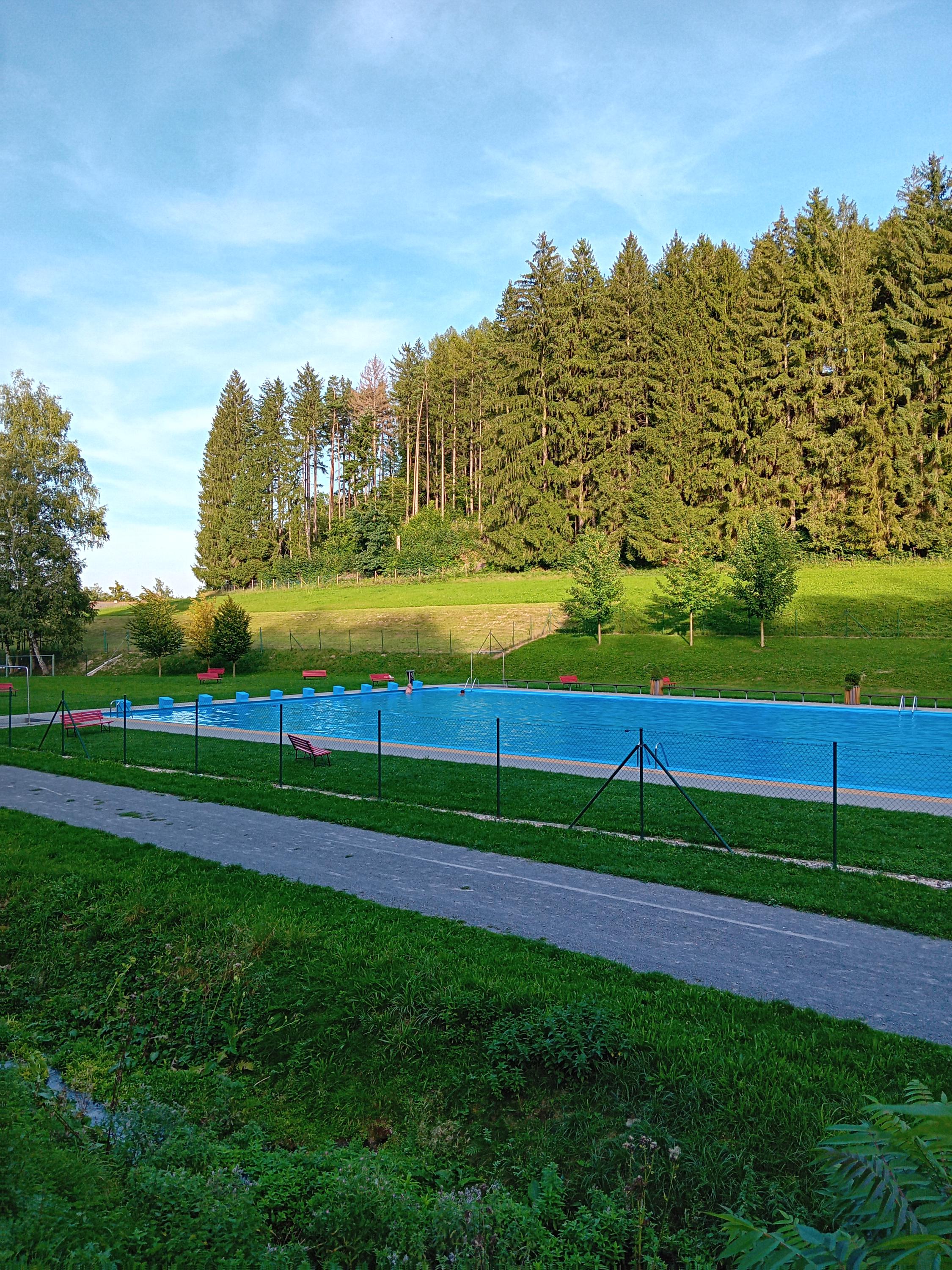 Sportovní areál koupaliště Sebranice foto 4