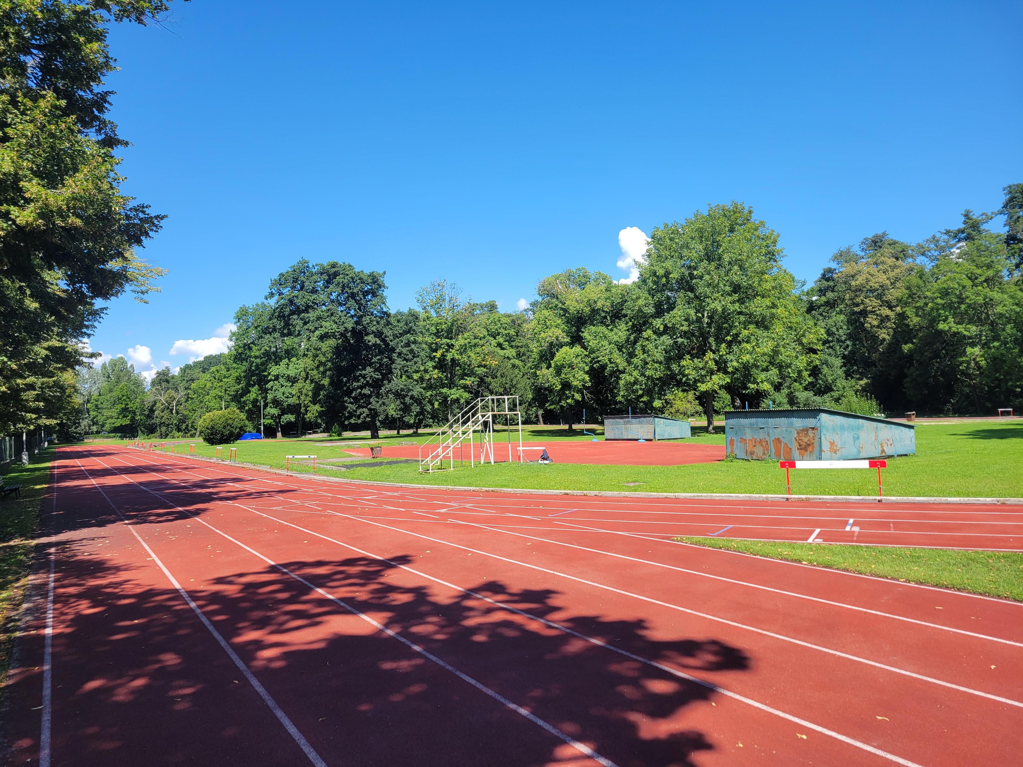 Atletický stadion Nymburk foto 2