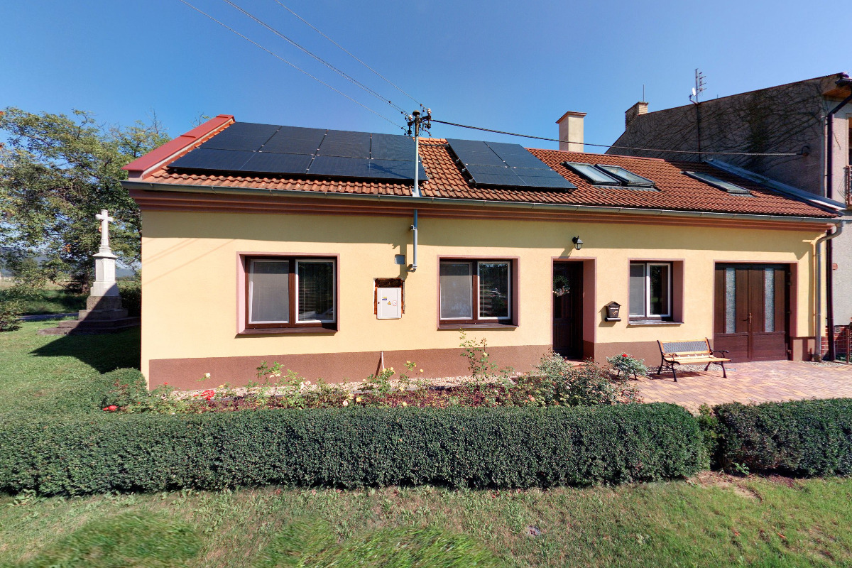 PhDr. Antonín Janásek, DiS.,  výuka masáží