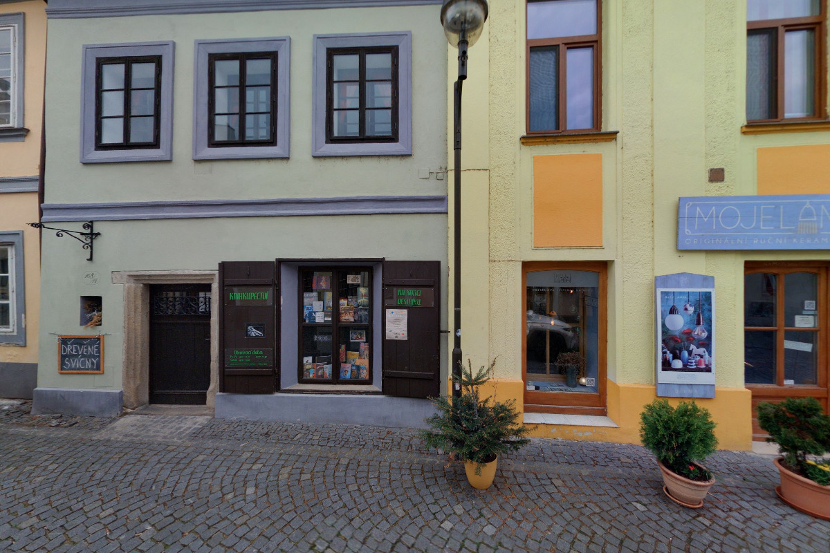 Knihkupectví Na konci vesmíru foto 1