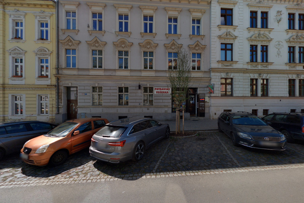 Večerka Palachova 37