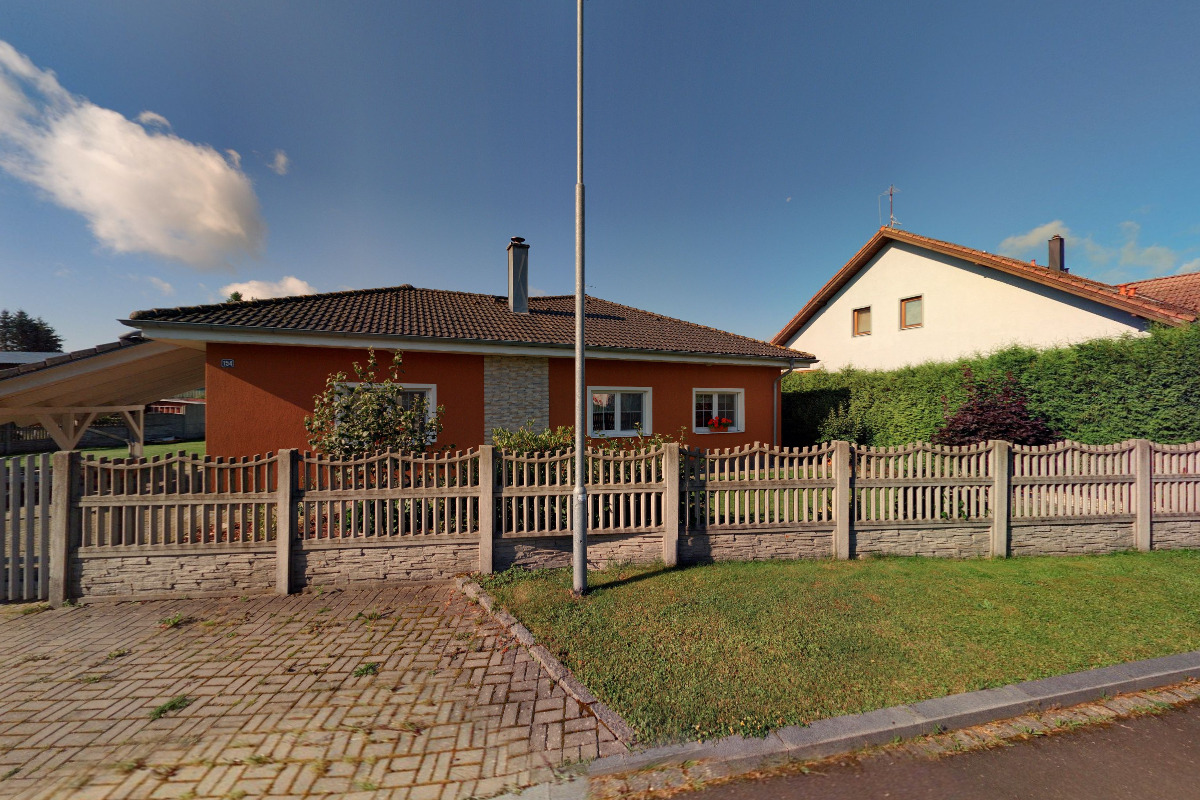 Chovatelská stanice od Dyleňské hory