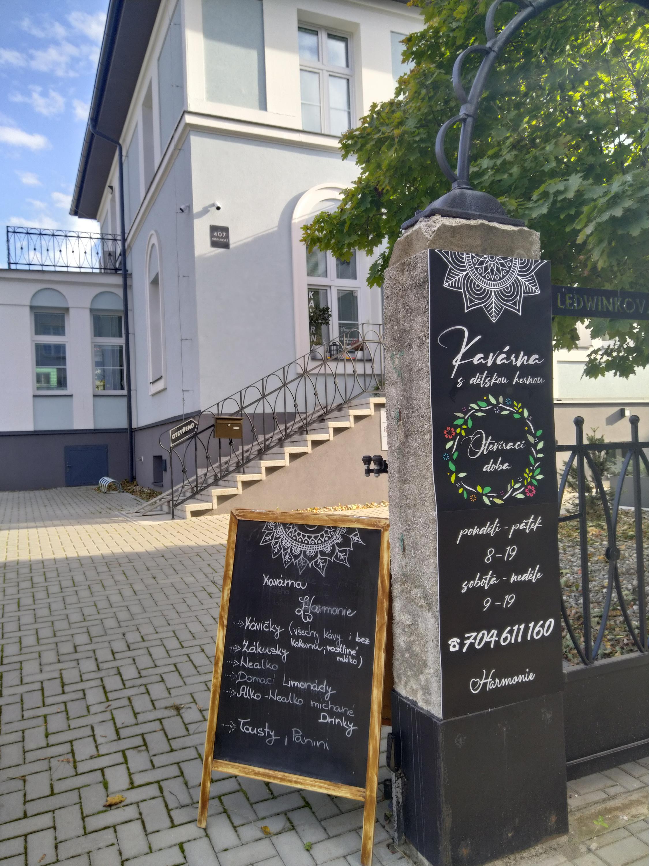 Kavárna Harmonie pro všechny