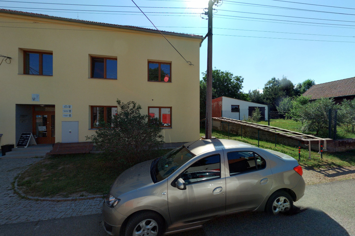 Zvíkovec - úřad městyse foto 2