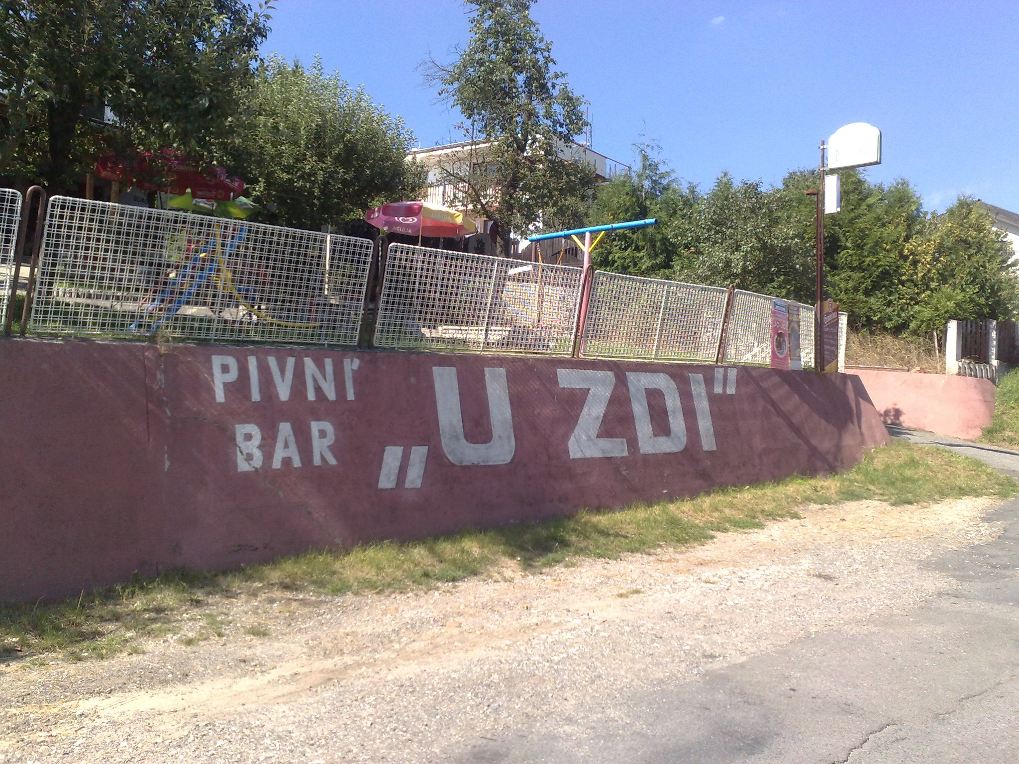 Pivní bar "U ZDI" foto 2