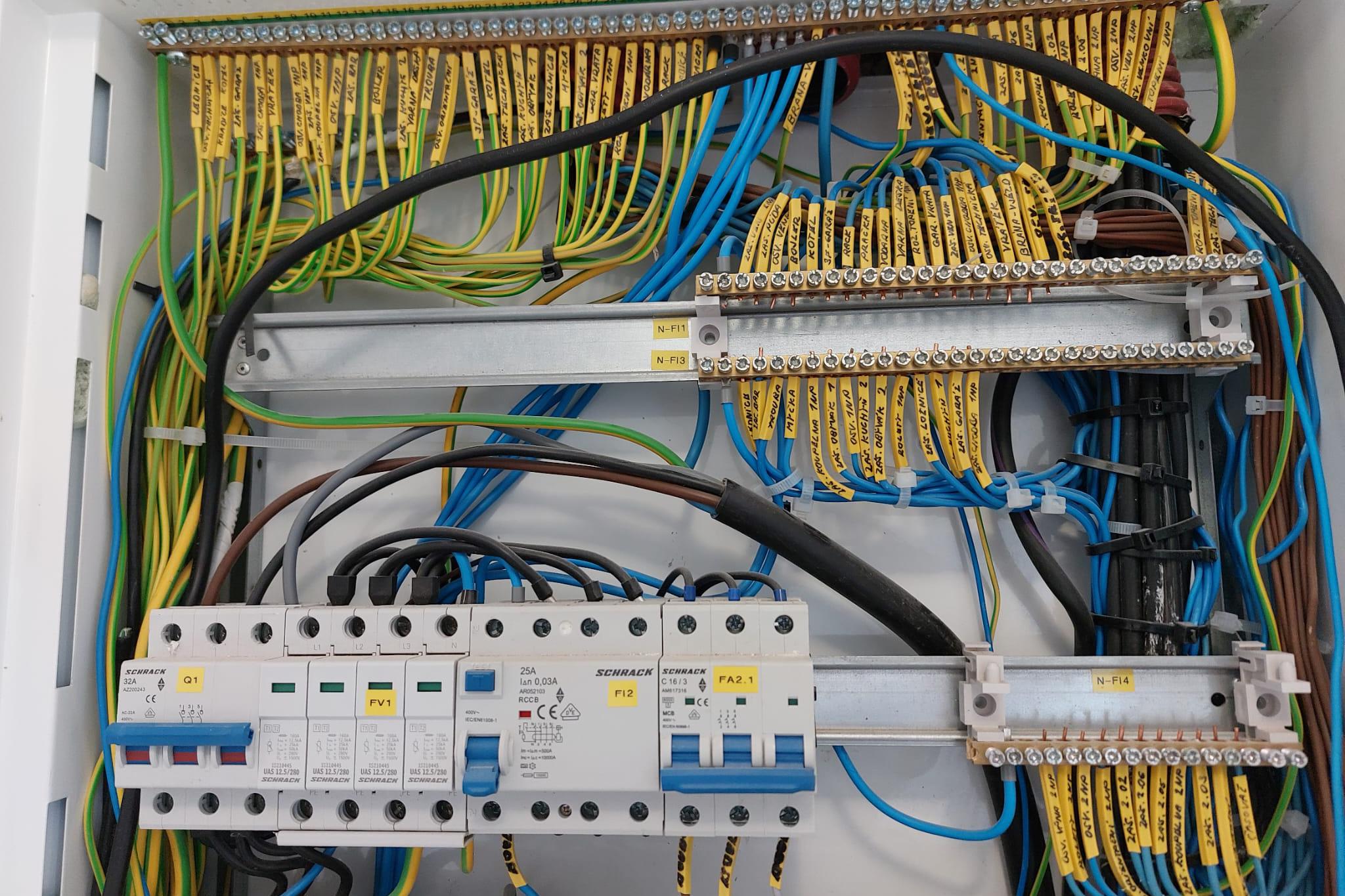 Projekce a realizace elektroinstalací - Ing. Jiří Zděnek, DiS.