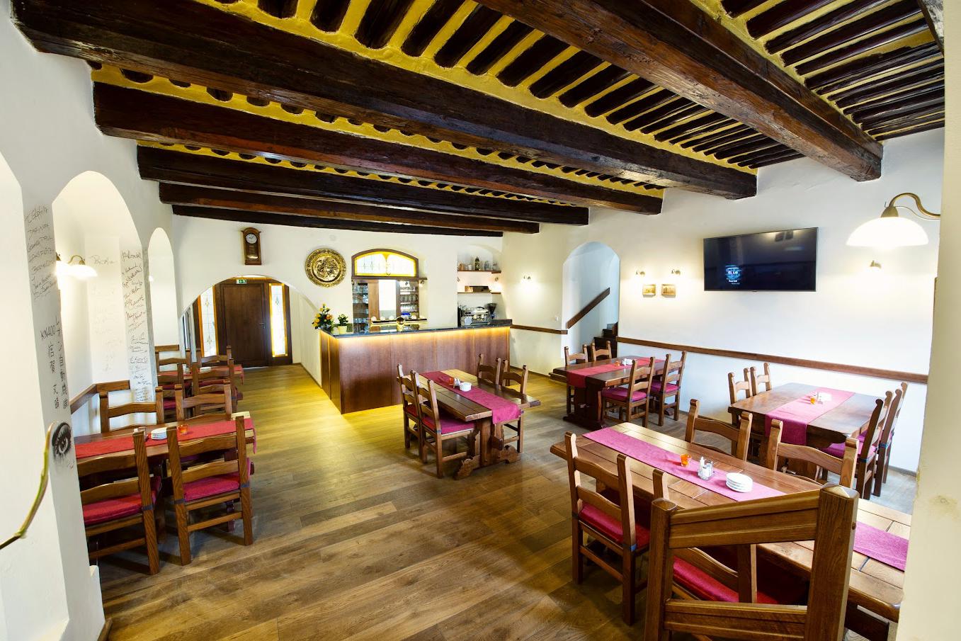 Restaurace a pivovar Na Čtyřce foto 1