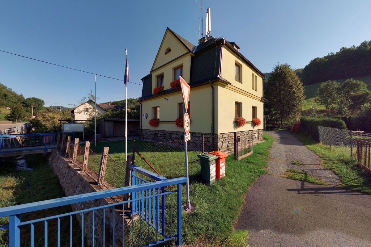 Bratrušov - obecní úřad foto 4