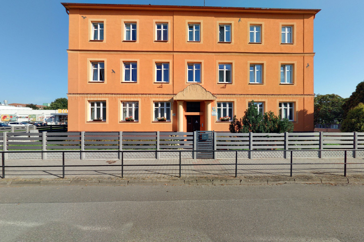 Dětský domov a Školní jídelna, Hranice, Purgešova 847