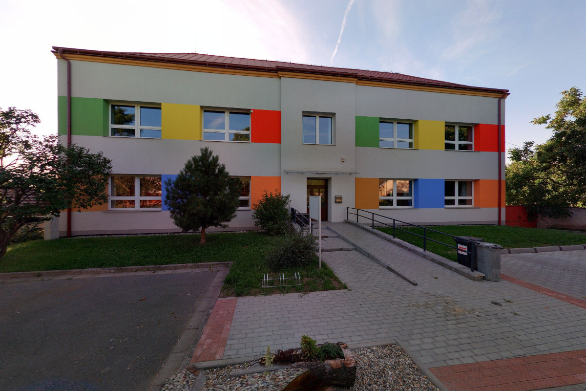 ZŠ a MŠ Lazníky foto 3