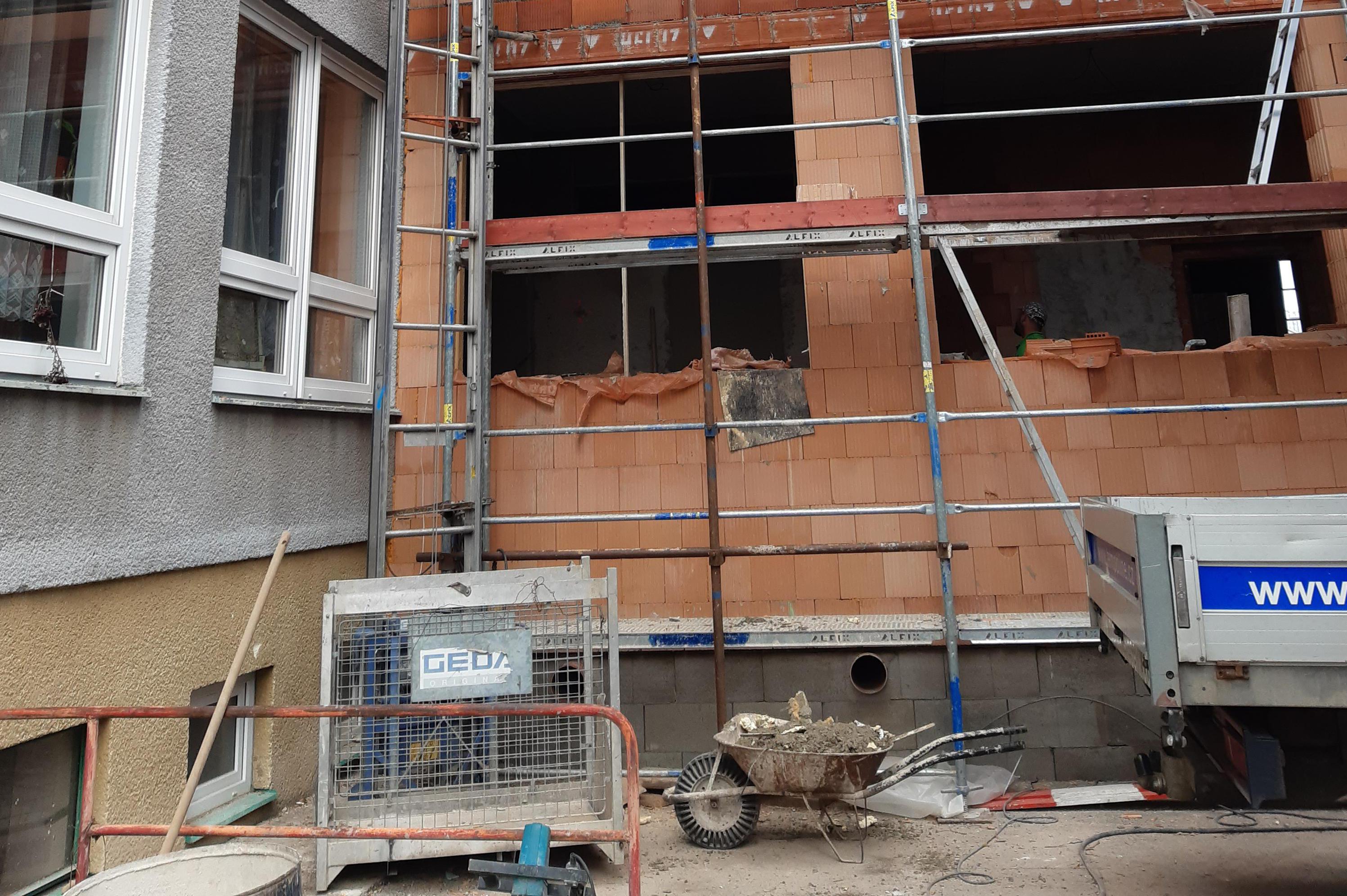 Pronájem stavebního výtahu GEDA 250 Comfort svisle