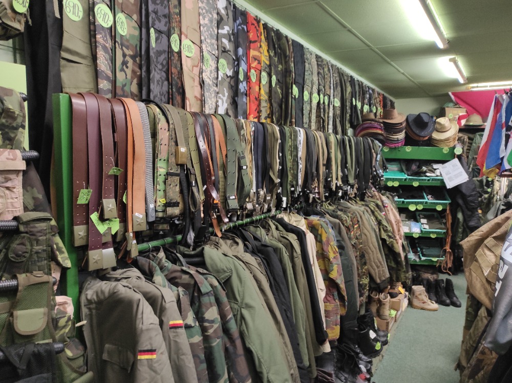 Army shop foto 3