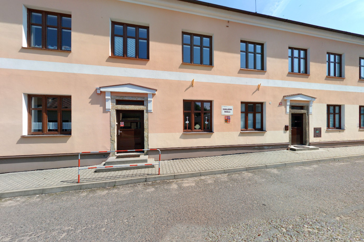 Základní škola a mateřská škola Lipoltice, okres Pardubice