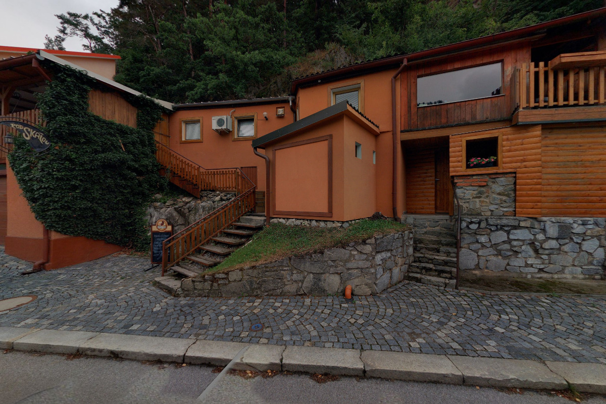 Restaurace Pod Skálou