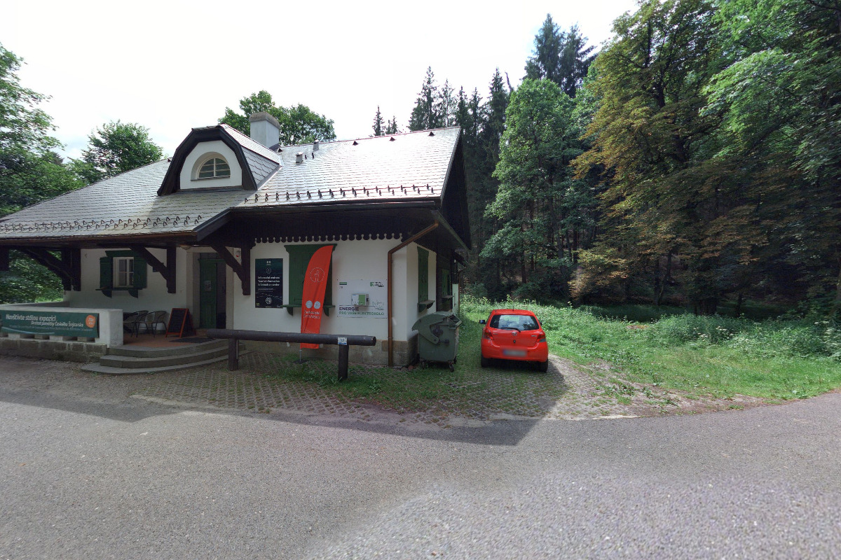 Nabíjecí stanice NP České Švýcarsko - Informační centrum Saula foto 2