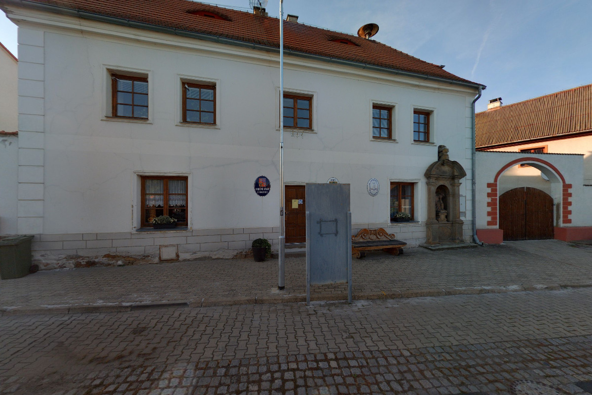 Obecní knihovna Černovice foto 2